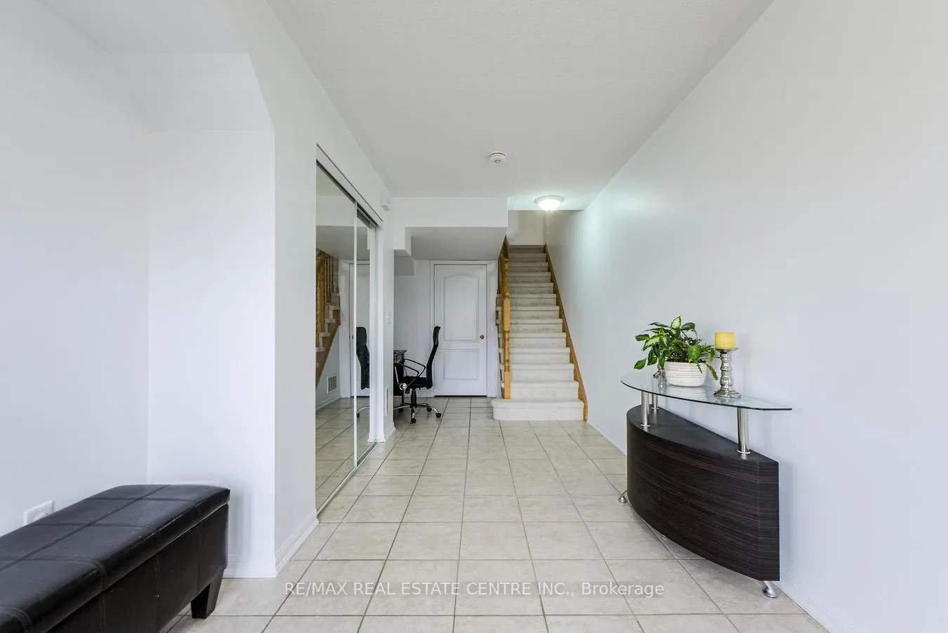 Photo 2 of Unit 3, 620 Ferguson Drive, Milton, Beaty — HOMEH