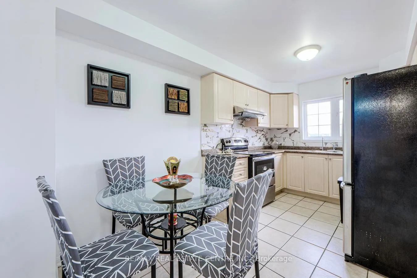 Photo 11 of Unit 3, 620 Ferguson Drive, Milton, Beaty — HOMEH