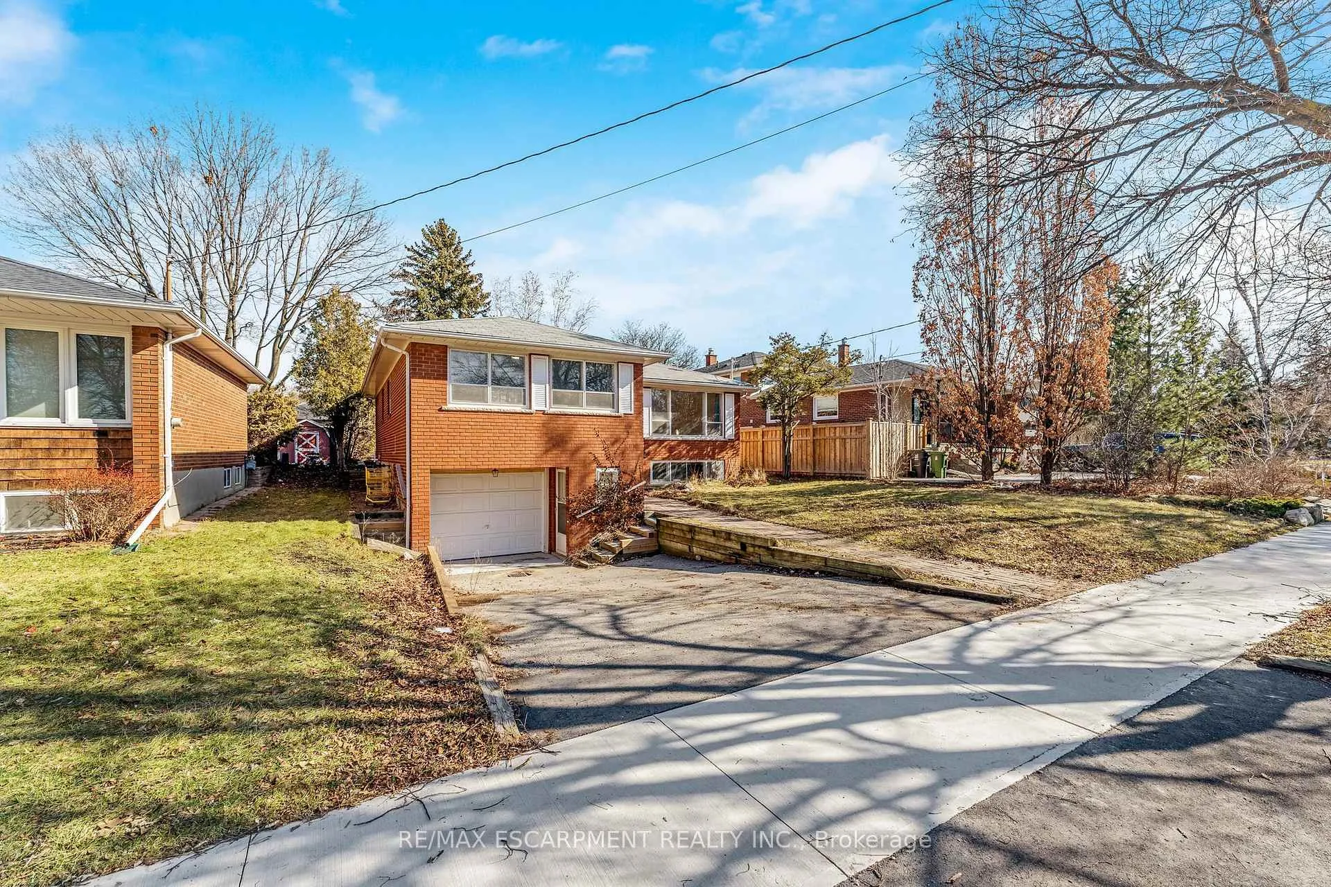 Photo 2 of 113 Poynter Drive, Etobicoke, Kingsview Village-The Westway — HOMEH