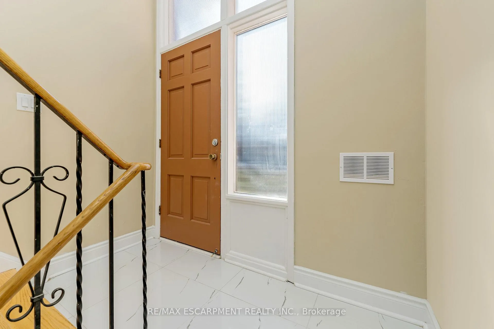 Photo 6 of 113 Poynter Drive, Etobicoke, Kingsview Village-The Westway — HOMEH