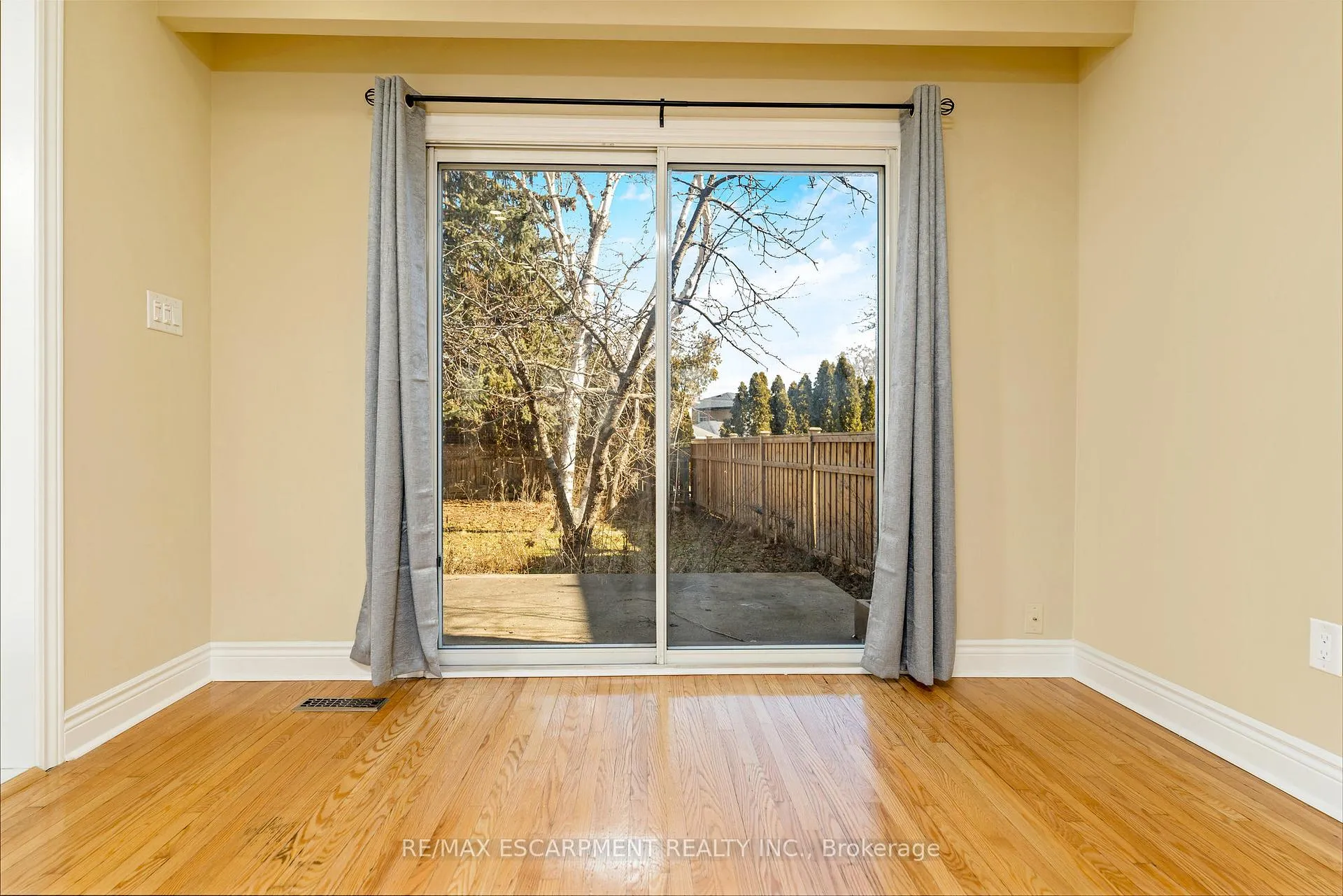 Photo 22 of 113 Poynter Drive, Etobicoke, Kingsview Village-The Westway — HOMEH