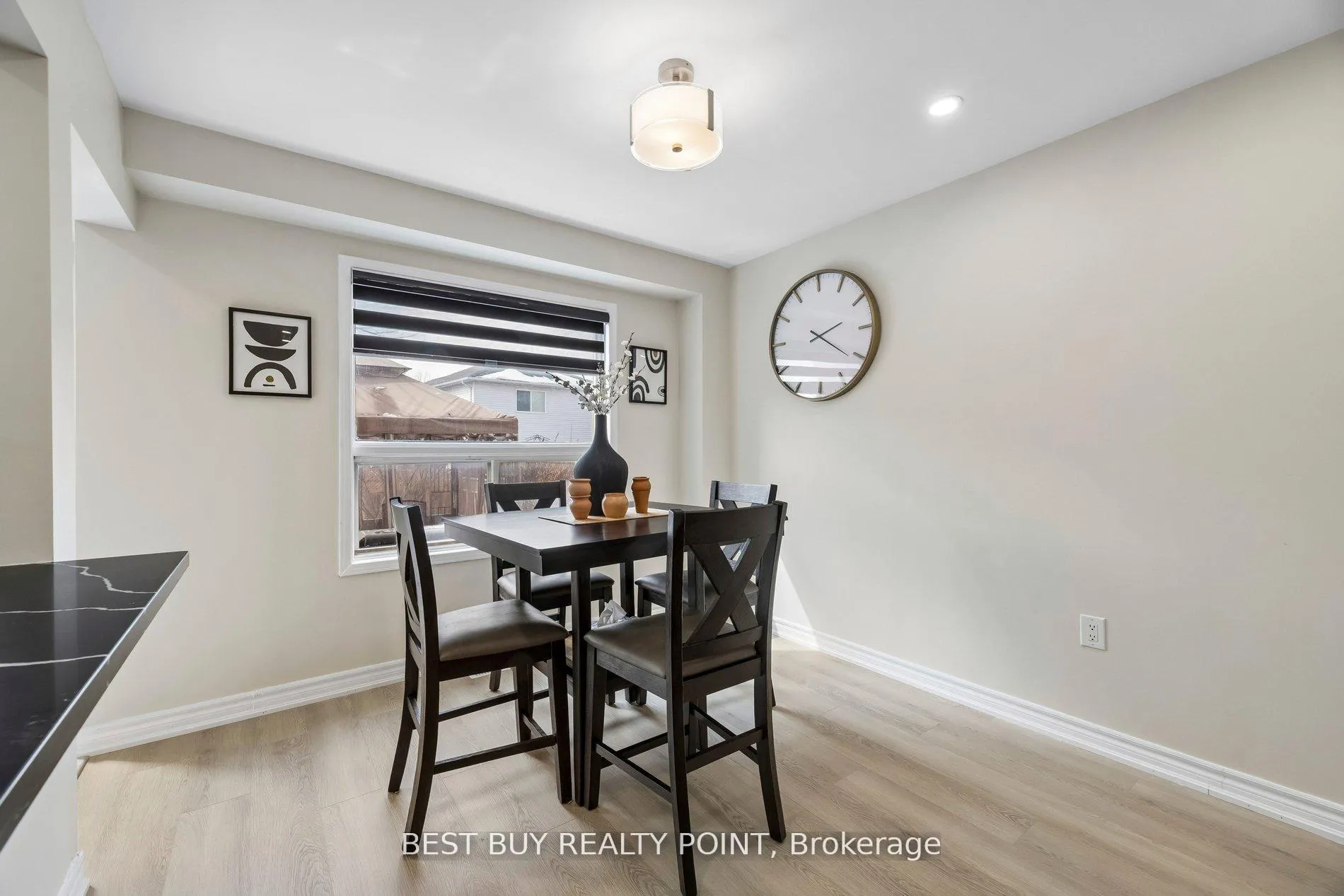 Photo 9 of 16 Fry Crescent, Clarington, Bowmanville — HOMEH