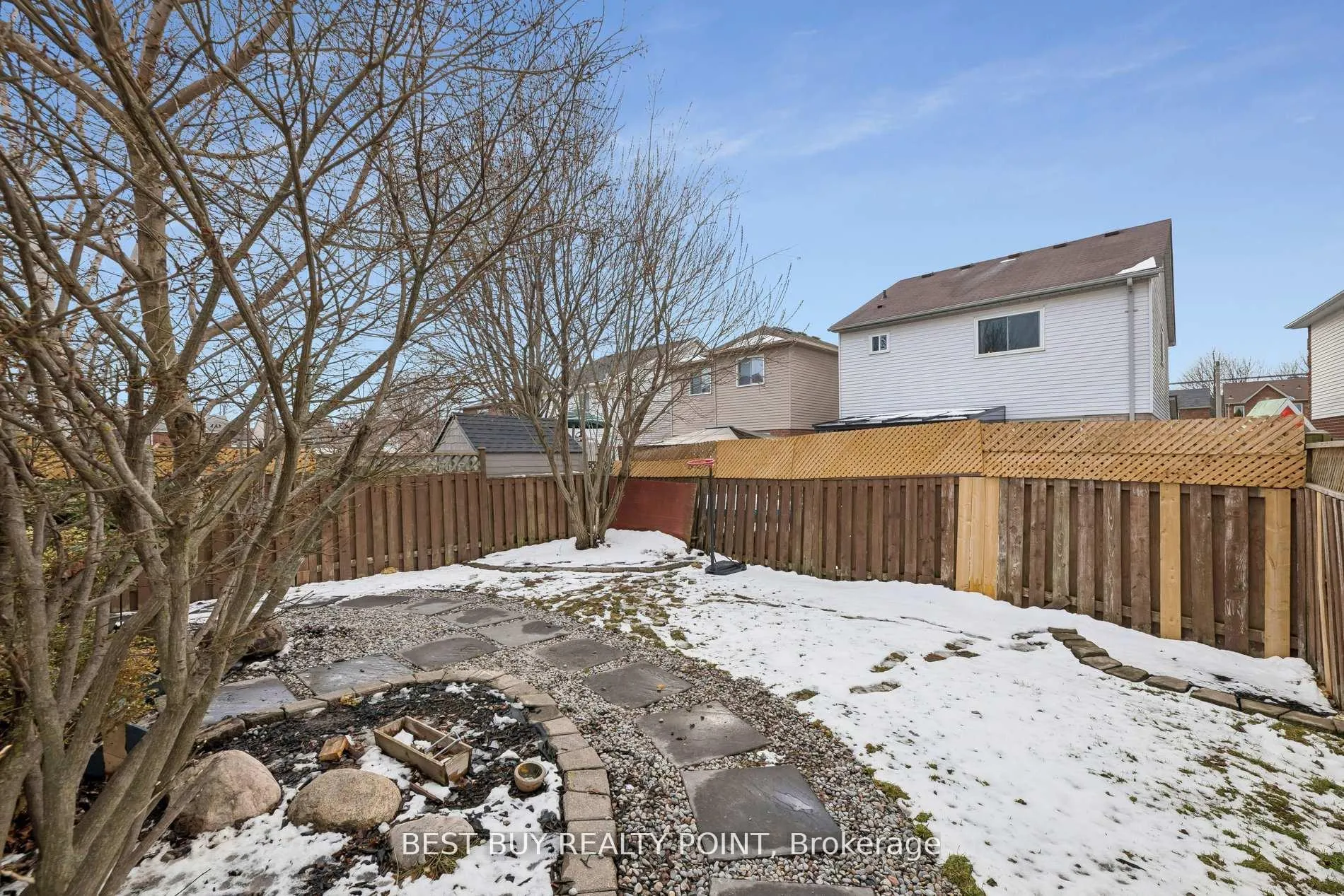 Photo 38 of 16 Fry Crescent, Clarington, Bowmanville — HOMEH