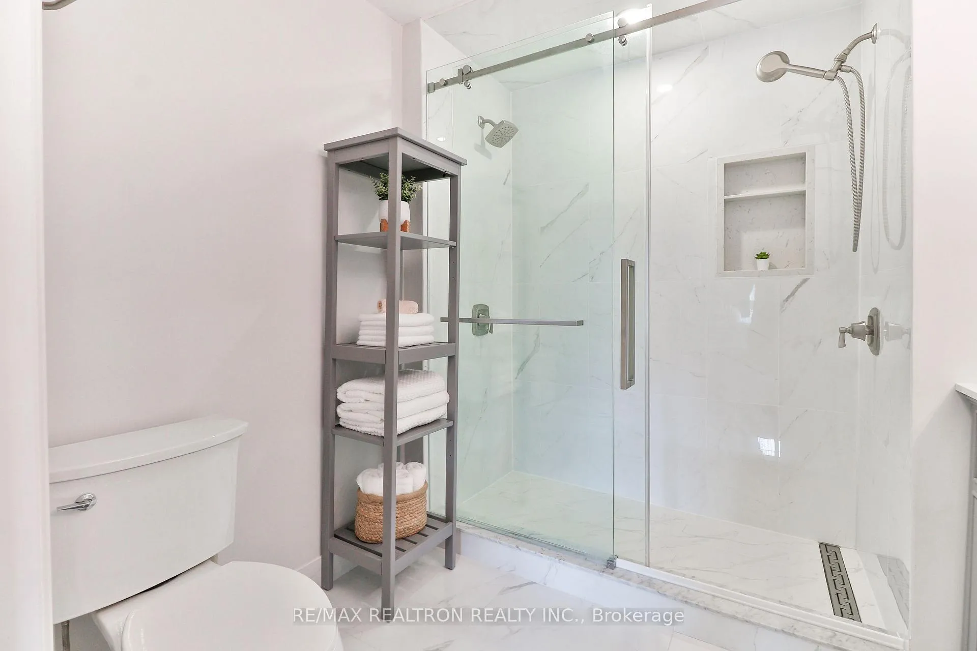 Photo 26 of Unit 7, 24 Laguna Parkway, Ramara, Brechin — HOMEH