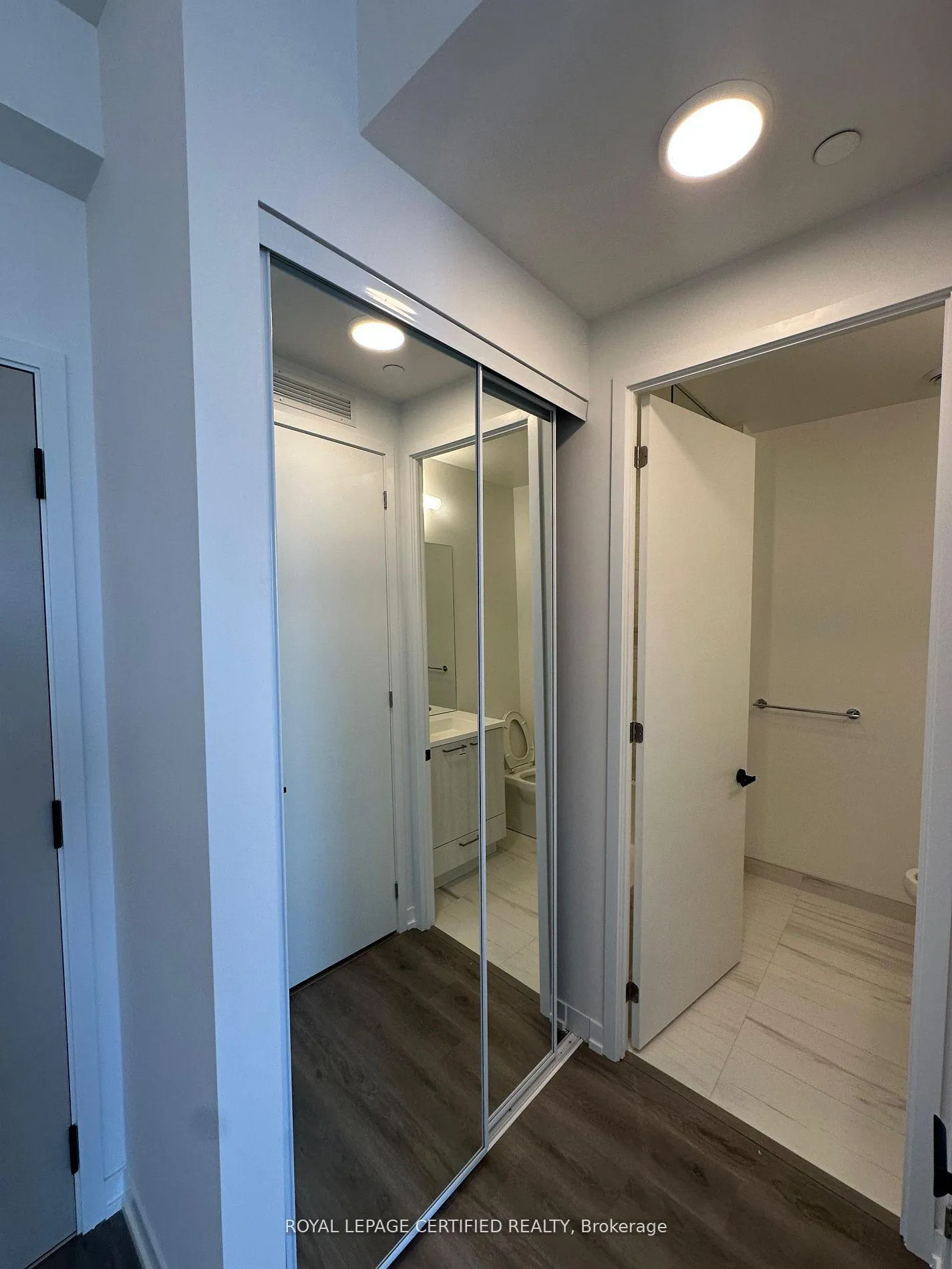 Photo 5 of Unit 4710, 225 Commerce Street, Vaughan, Vaughan Corporate Centre — HOMEH