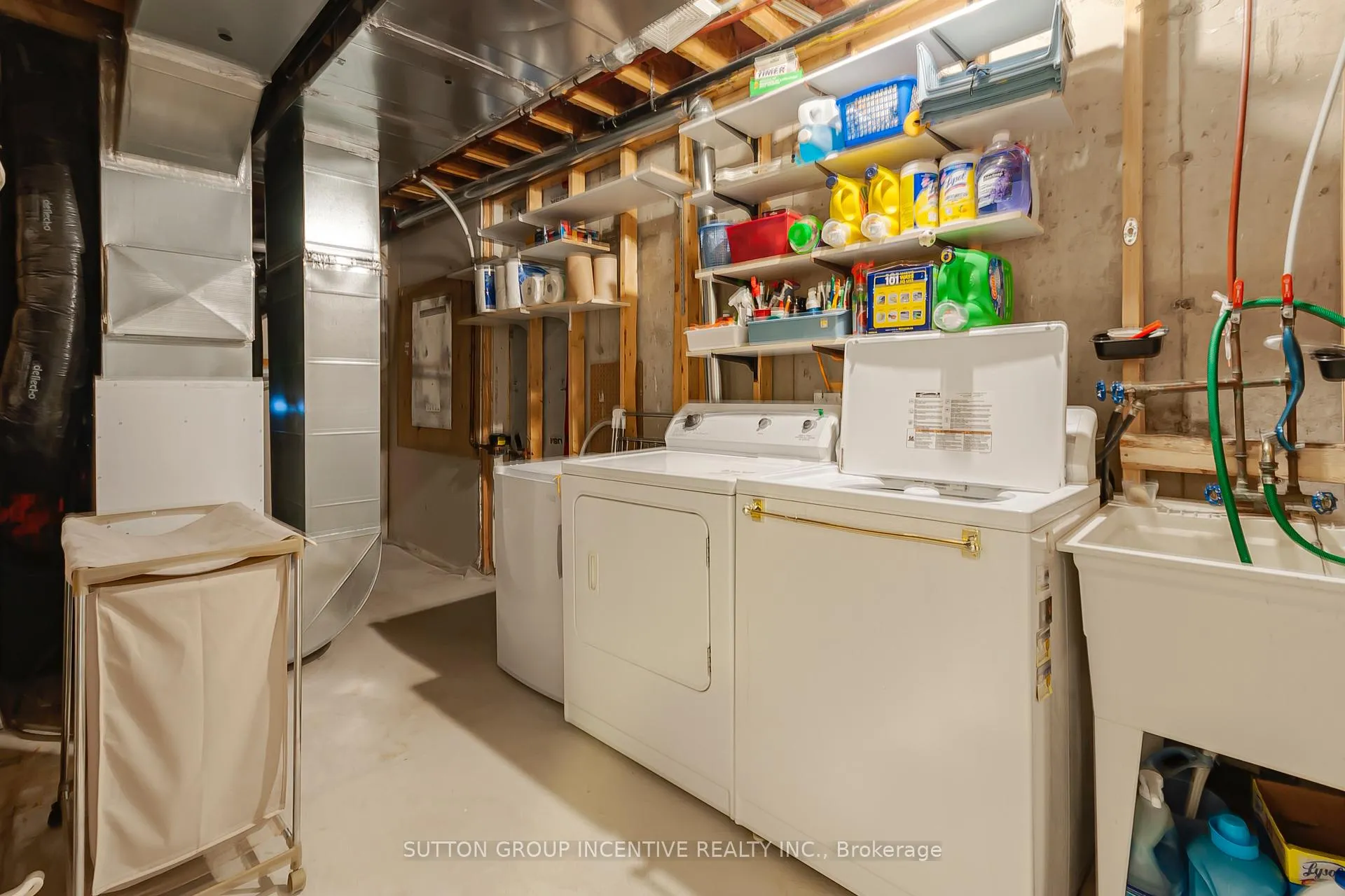 Photo 28 of 119 Thatcher Crescent, East Gwillimbury, Rural East Gwillimbury — HOMEH