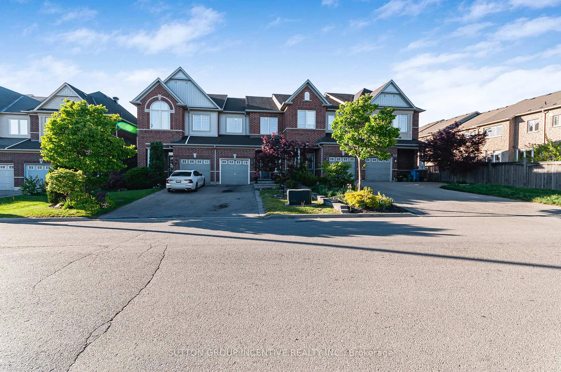 Photo 31 of 119 Thatcher Crescent, East Gwillimbury, Rural East Gwillimbury — HOMEH