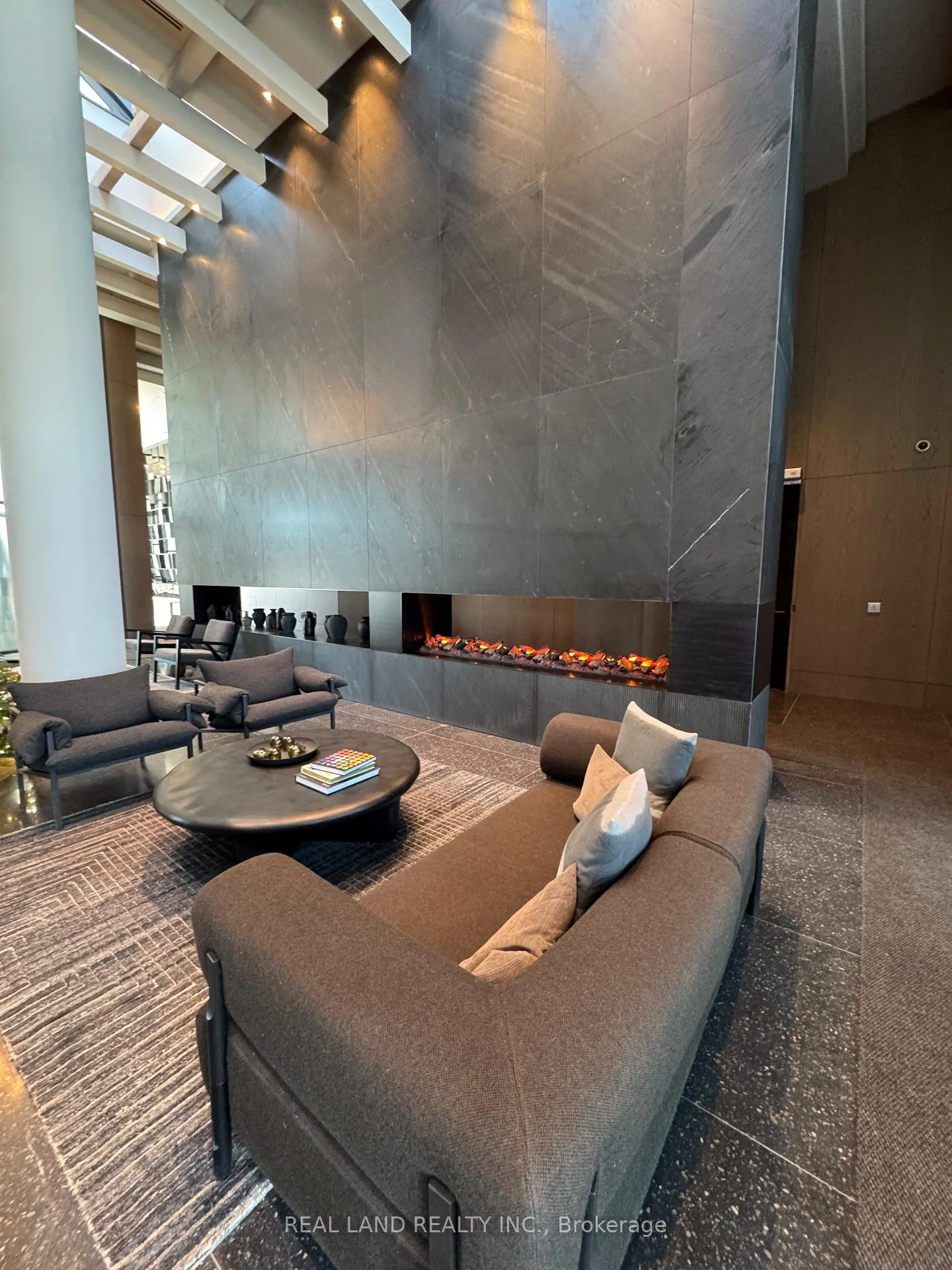 Photo 1 of Unit 3603, 8 Interchange Way, Vaughan, Vaughan Corporate Centre — HOMEH