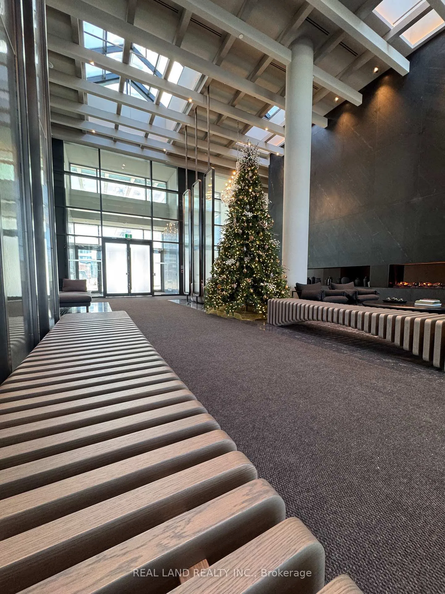 Photo 2 of Unit 3603, 8 Interchange Way, Vaughan, Vaughan Corporate Centre — HOMEH