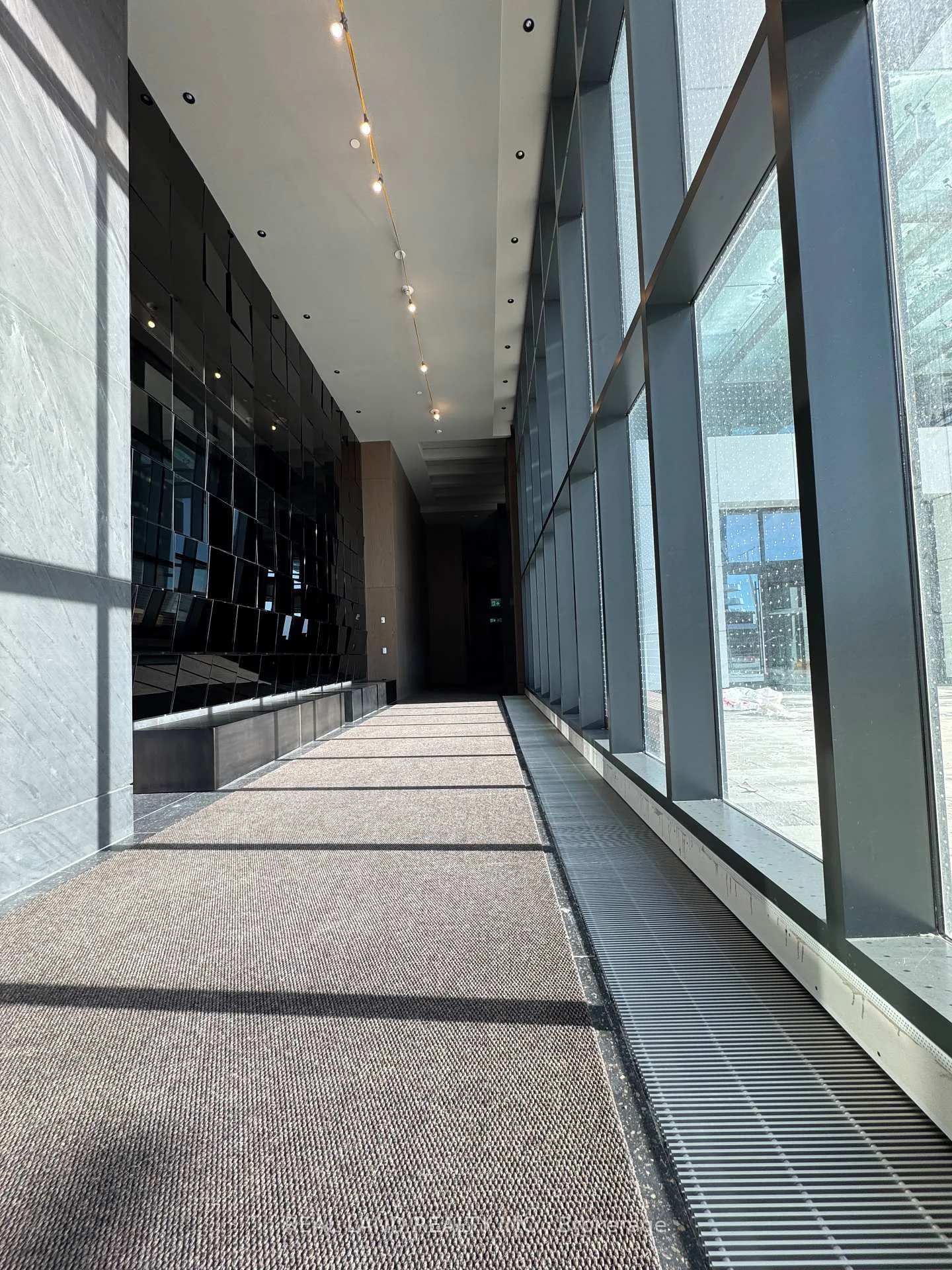 Photo 3 of Unit 3603, 8 Interchange Way, Vaughan, Vaughan Corporate Centre — HOMEH