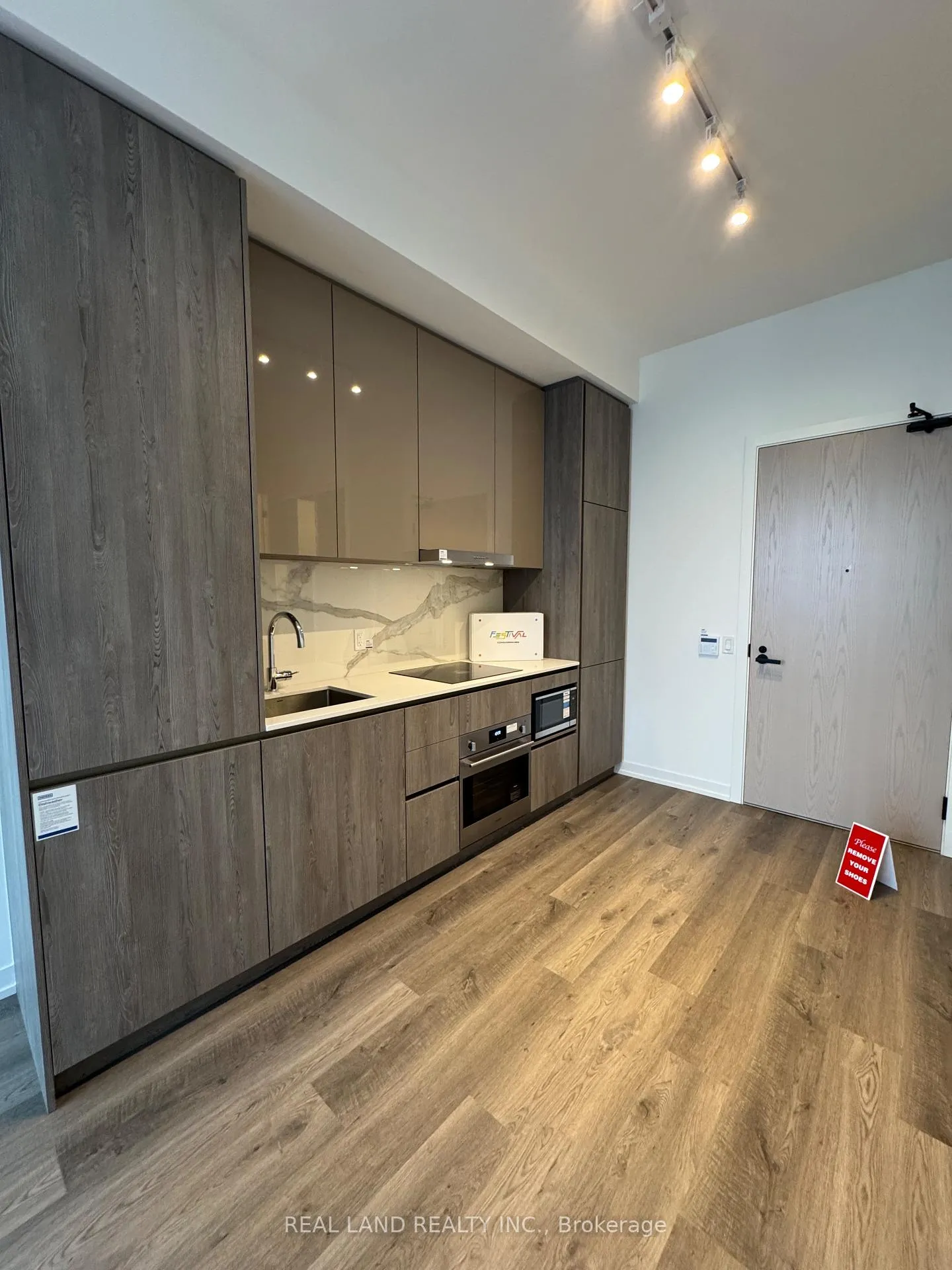 Photo 14 of Unit 3603, 8 Interchange Way, Vaughan, Vaughan Corporate Centre — HOMEH