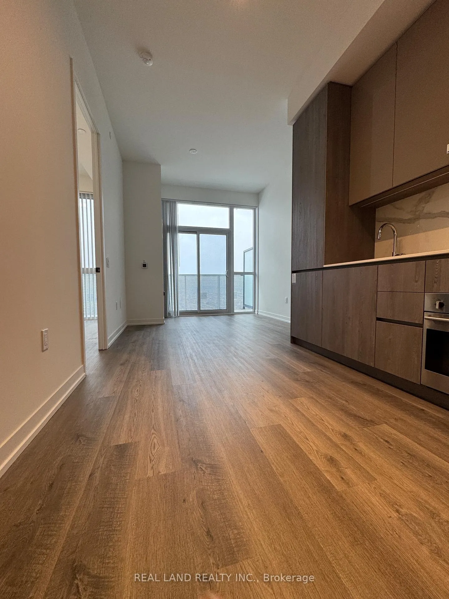 Photo 15 of Unit 3603, 8 Interchange Way, Vaughan, Vaughan Corporate Centre — HOMEH