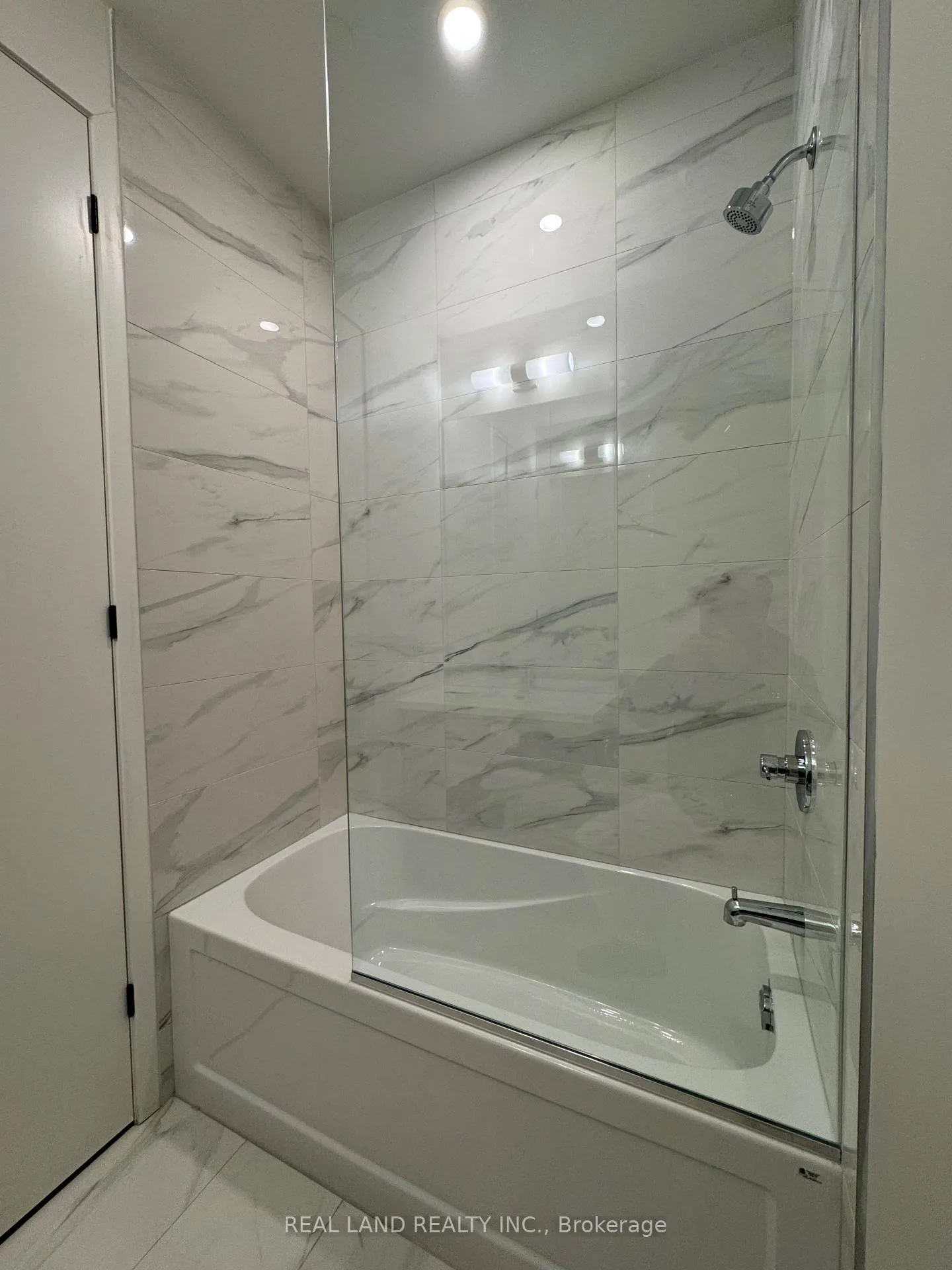 Photo 18 of Unit 3603, 8 Interchange Way, Vaughan, Vaughan Corporate Centre — HOMEH