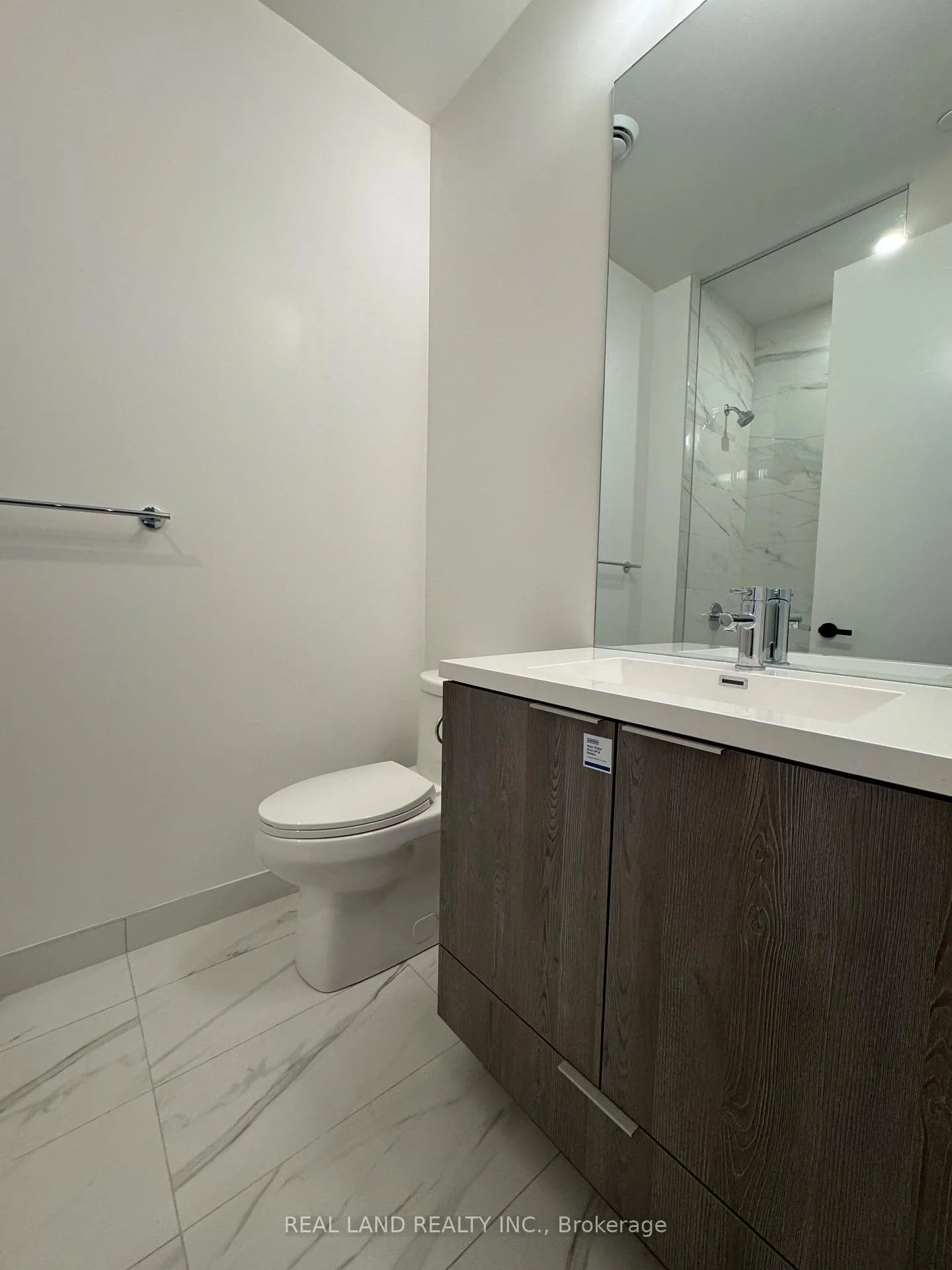Photo 19 of Unit 3603, 8 Interchange Way, Vaughan, Vaughan Corporate Centre — HOMEH