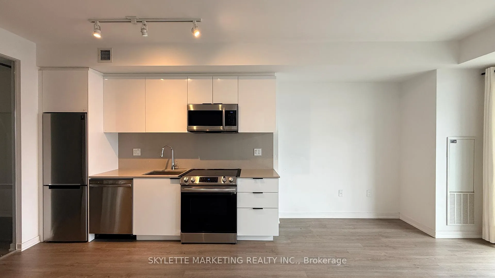Photo 7 of Unit 1308, 50 Power Street, Toronto, Moss Park — HOMEH