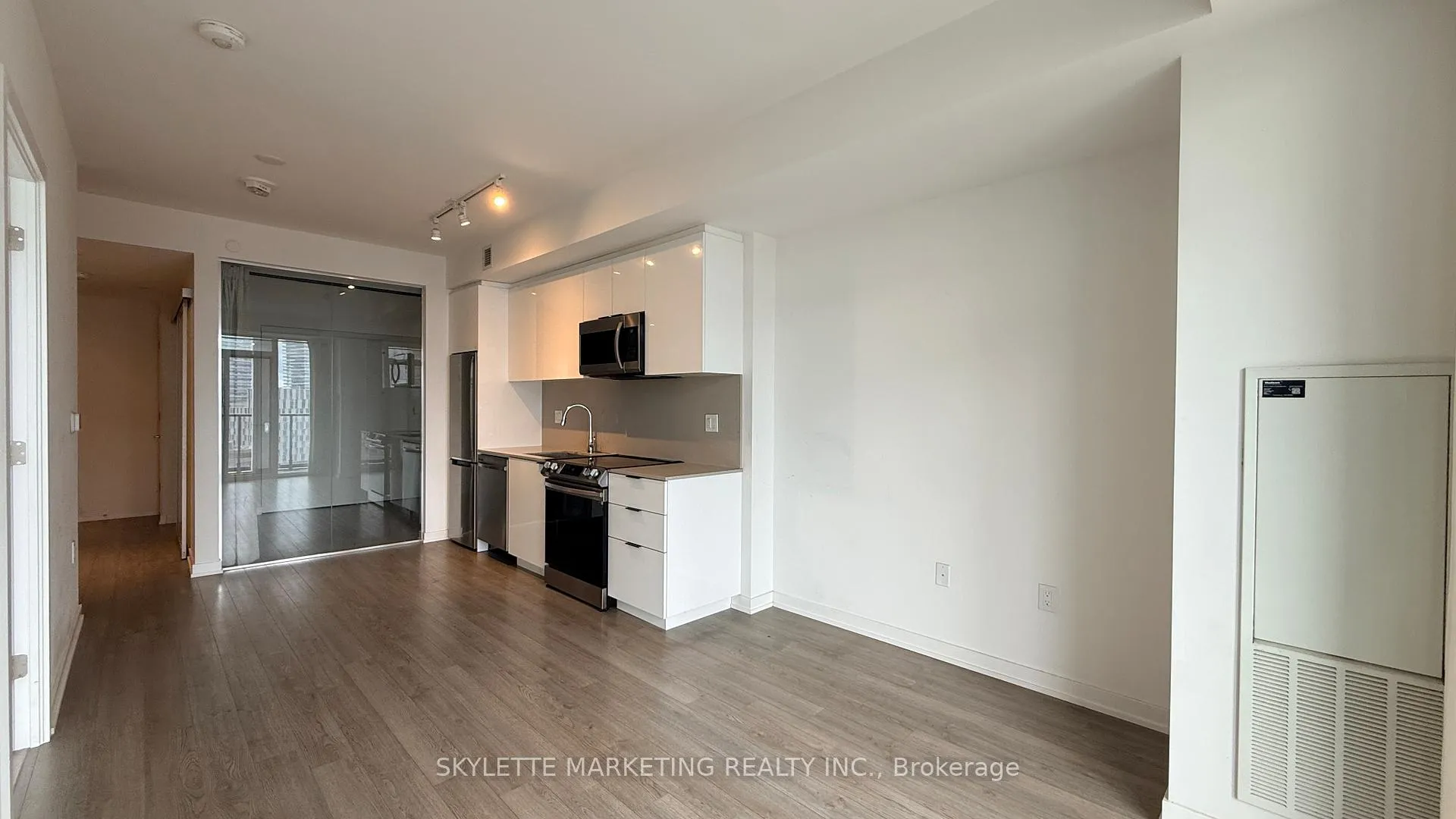 Photo 8 of Unit 1308, 50 Power Street, Toronto, Moss Park — HOMEH