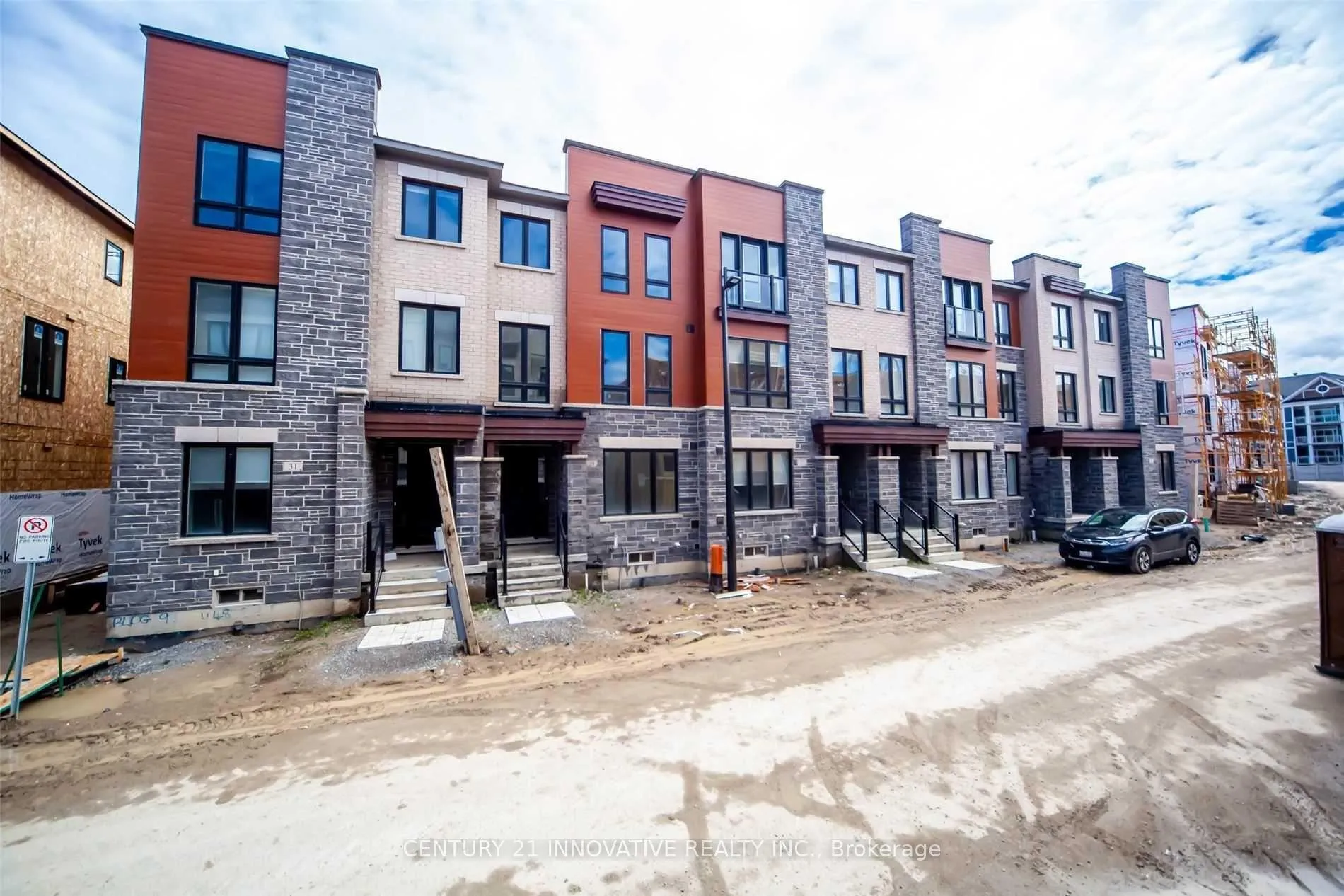 Photo 2 of 29 Steamboat Way, Whitby, Port Whitby — HOMEH