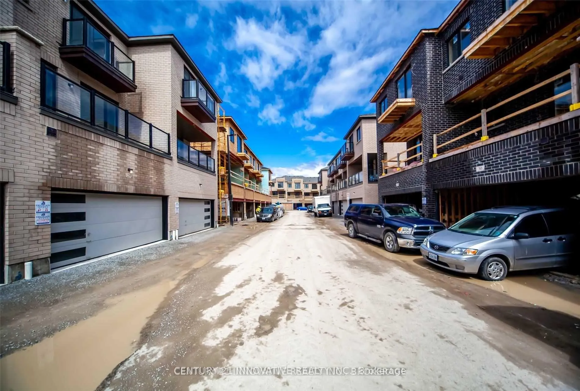Photo 3 of 29 Steamboat Way, Whitby, Port Whitby — HOMEH