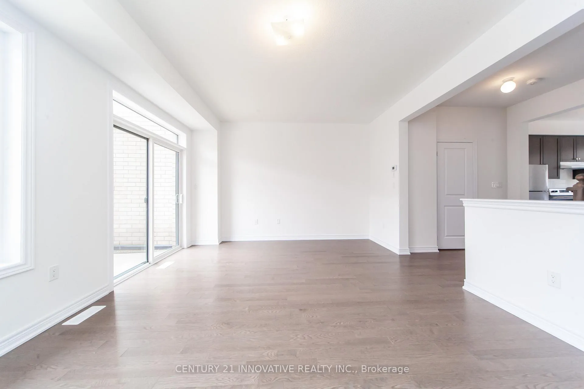 Photo 8 of 29 Steamboat Way, Whitby, Port Whitby — HOMEH