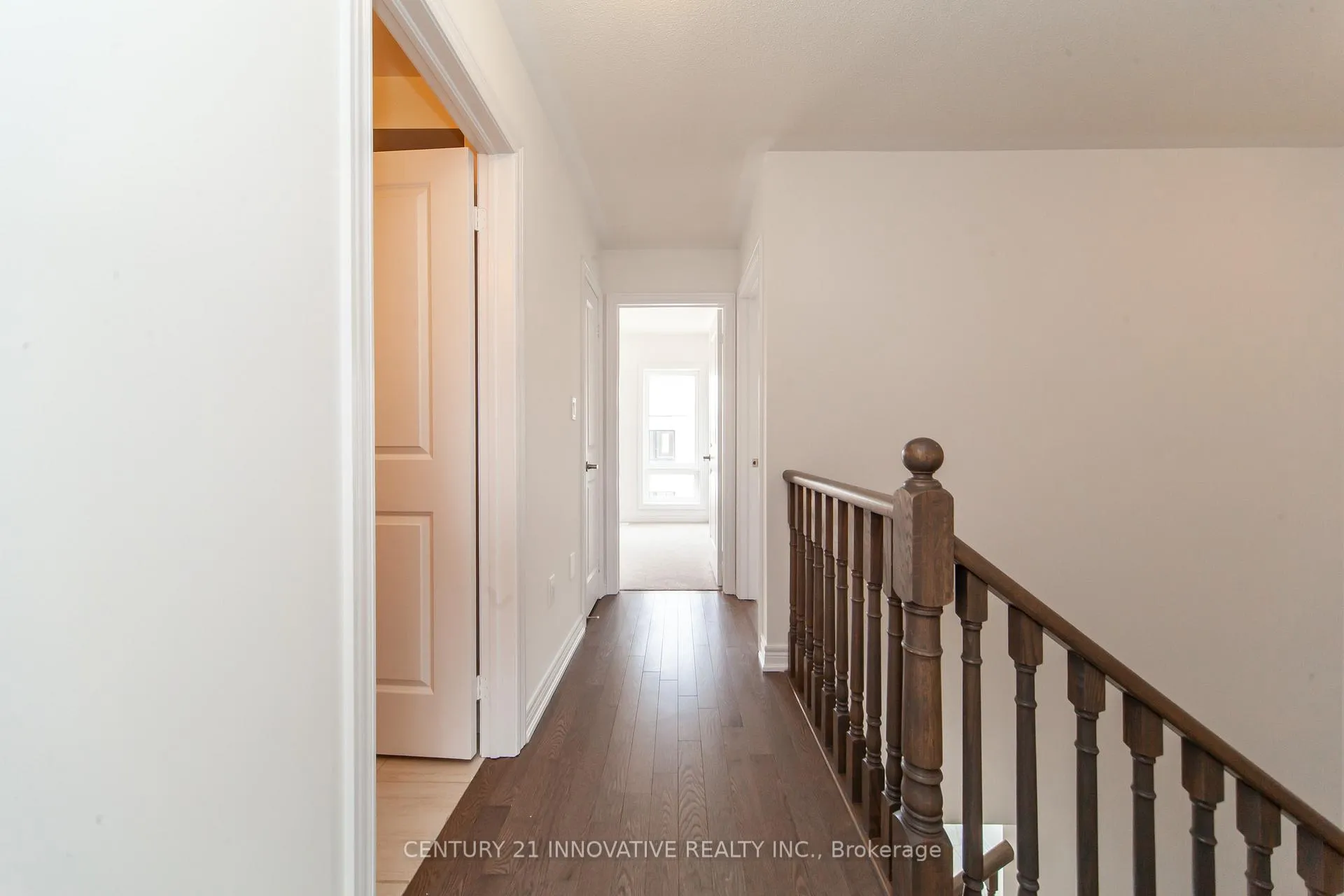 Photo 16 of 29 Steamboat Way, Whitby, Port Whitby — HOMEH
