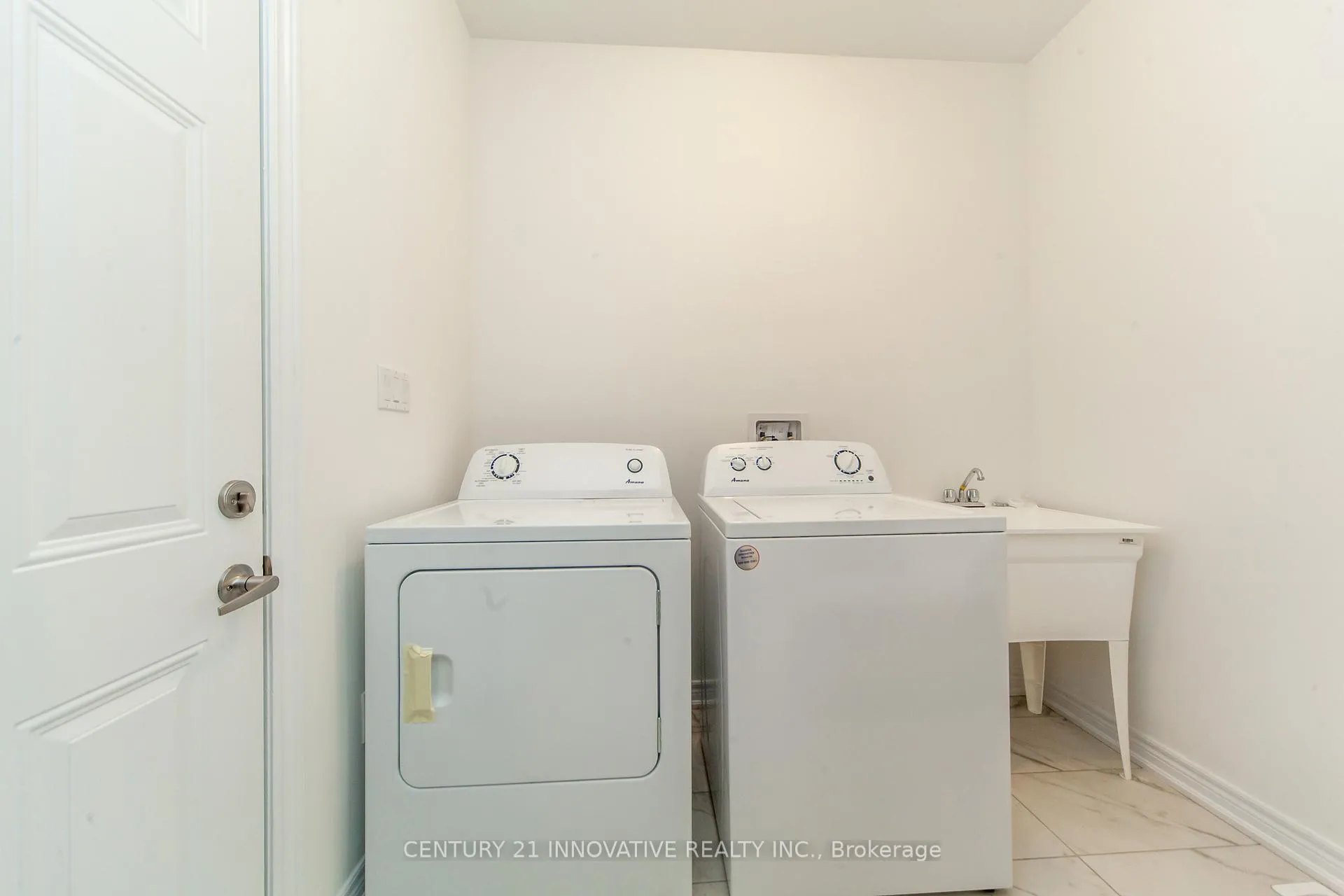 Photo 32 of 29 Steamboat Way, Whitby, Port Whitby — HOMEH