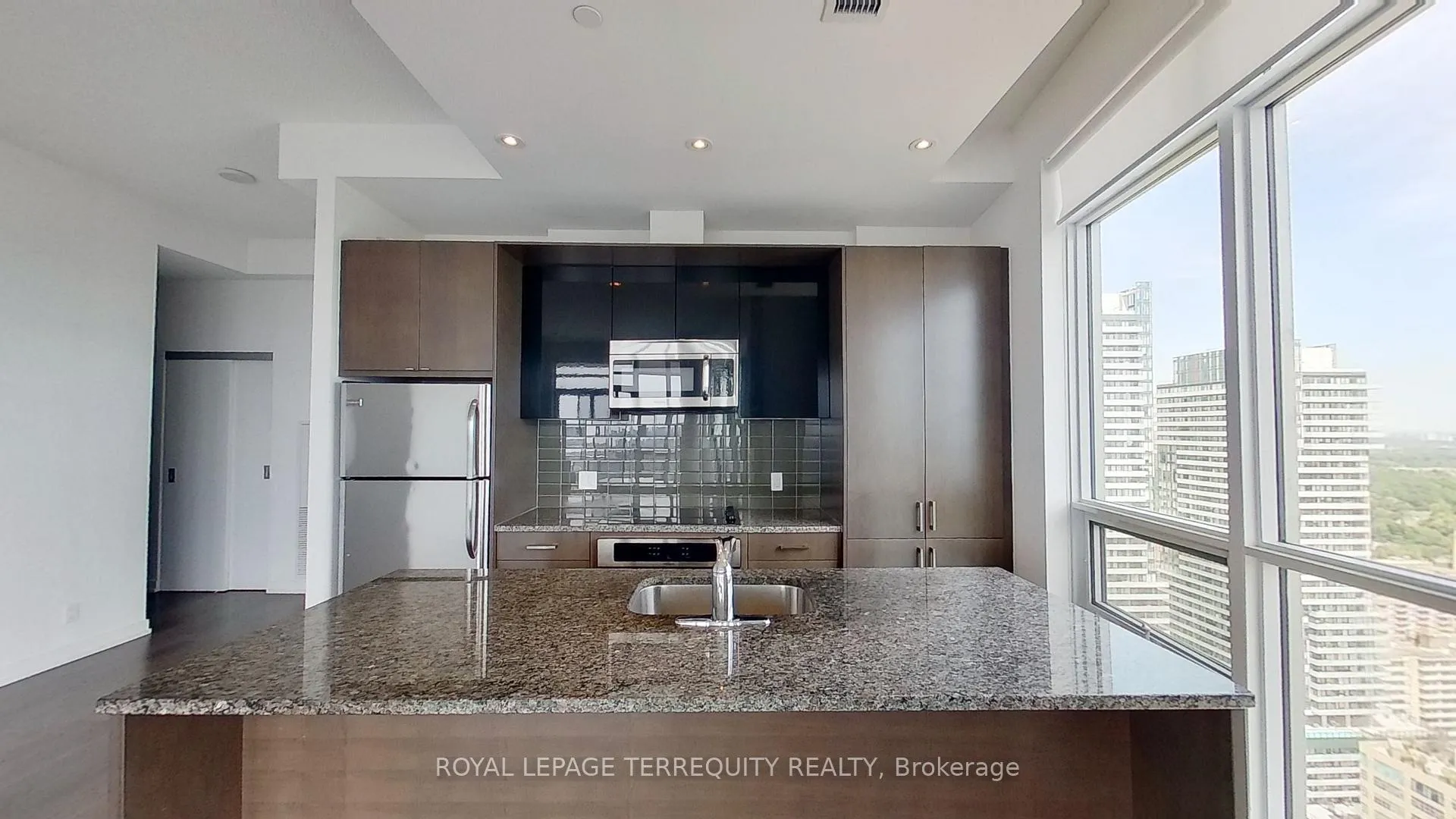 Photo 6 of Unit 2317, 98 Lillian Street, Toronto, Mount Pleasant East — HOMEH
