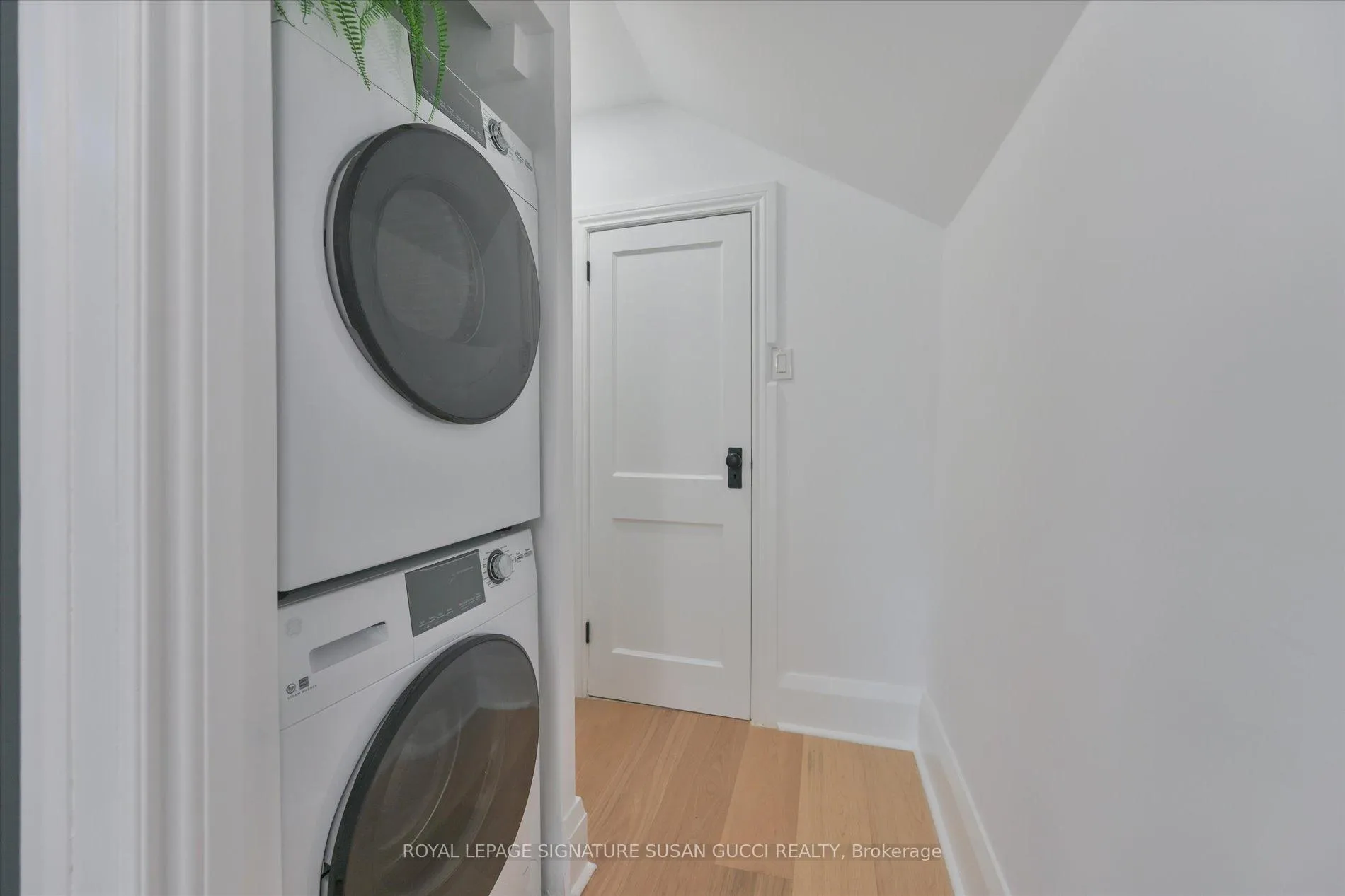 Photo 28 of 93 Coleridge Avenue, Toronto, Woodbine-Lumsden — HOMEH