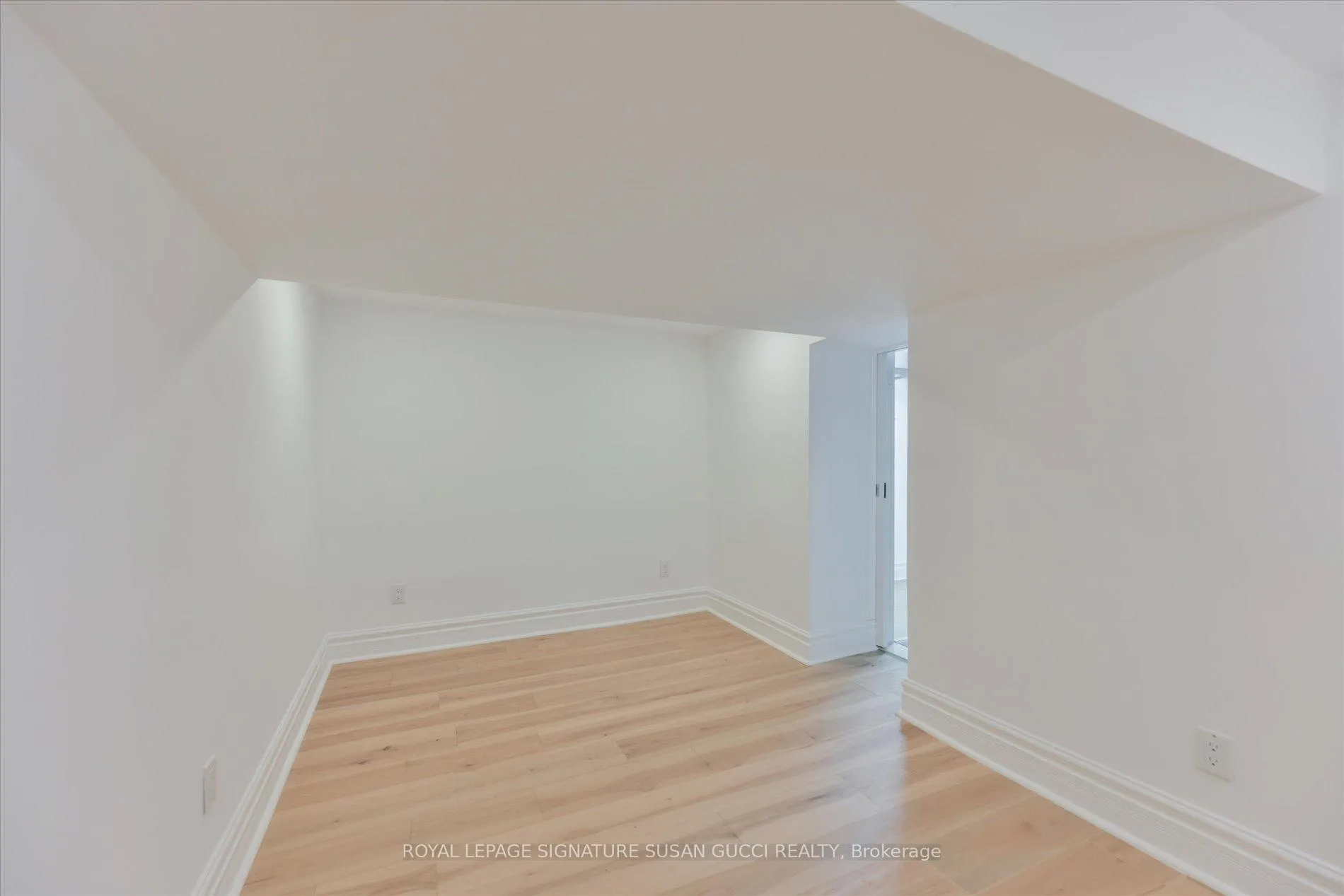 Photo 34 of 93 Coleridge Avenue, Toronto, Woodbine-Lumsden — HOMEH