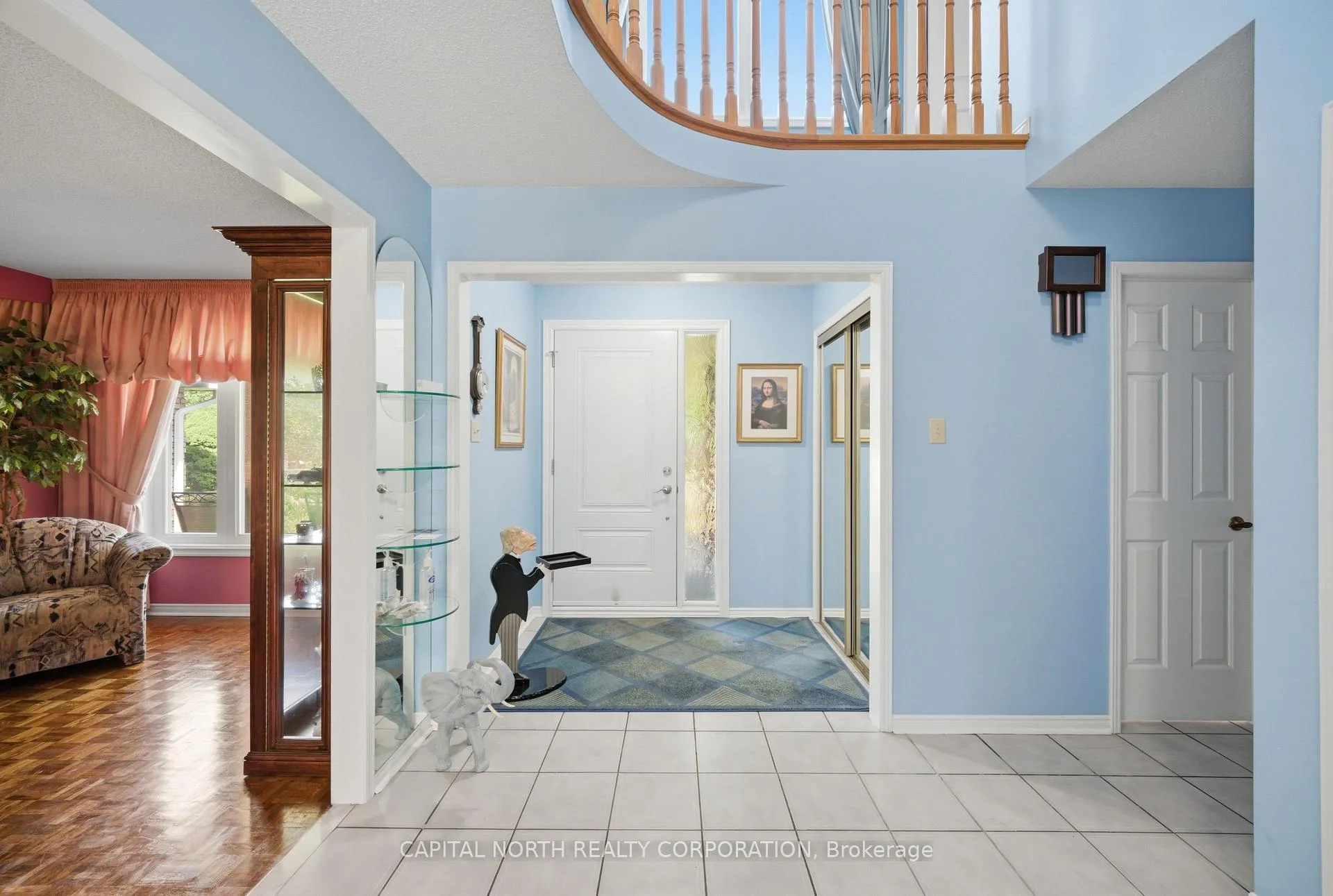 Photo 3 of 168 Valleyway Crescent, Vaughan, Maple — HOMEH