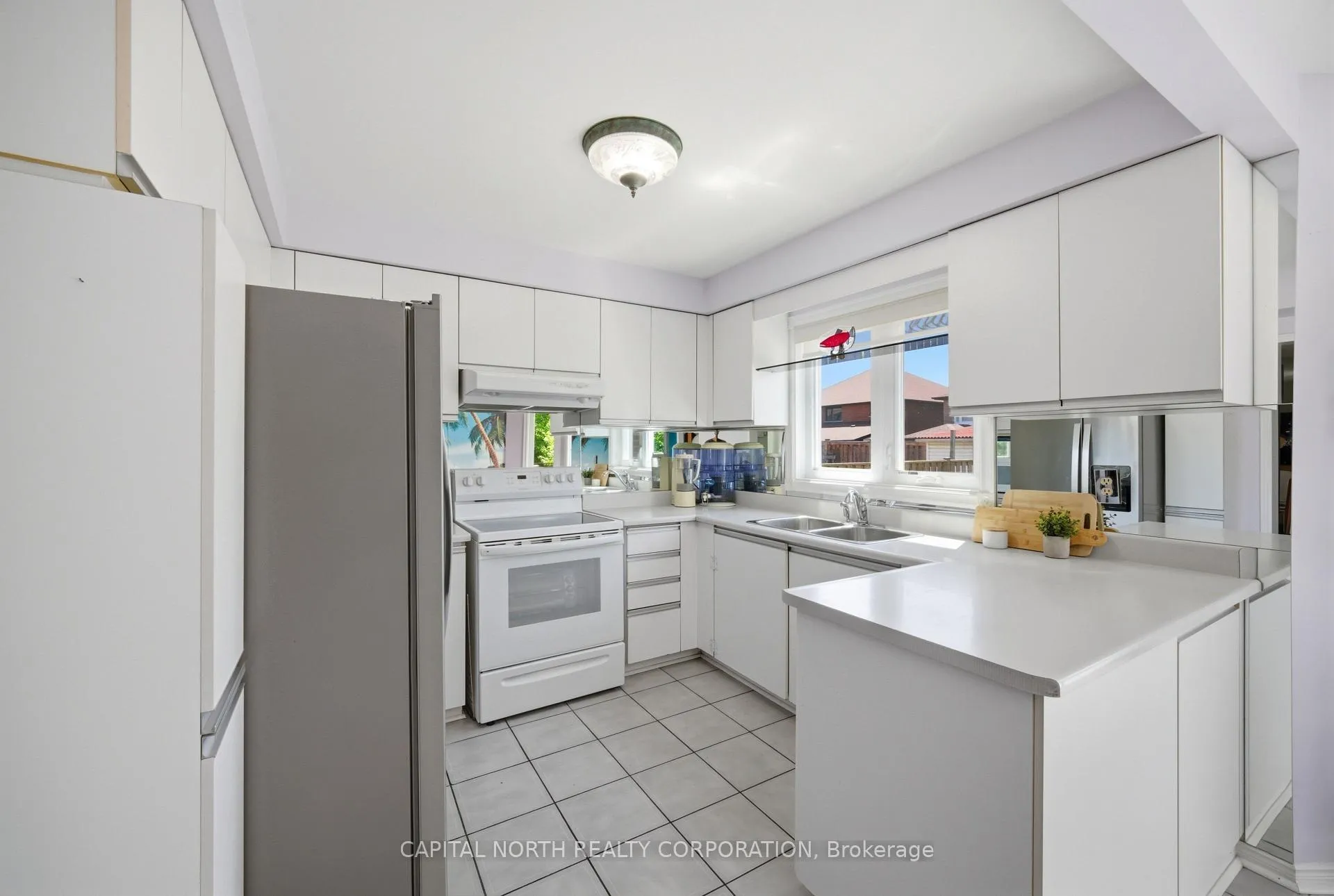 Photo 11 of 168 Valleyway Crescent, Vaughan, Maple — HOMEH