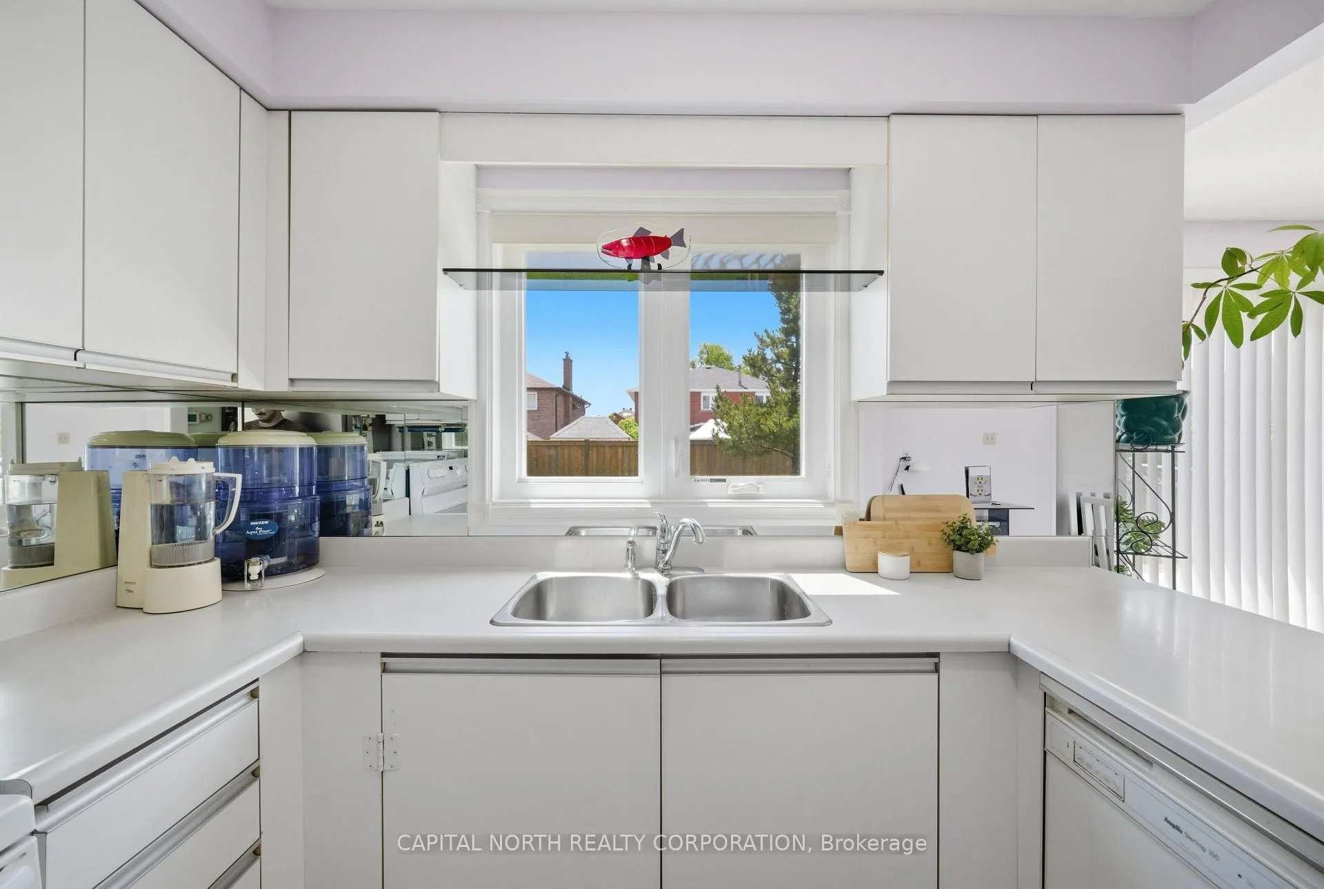 Photo 12 of 168 Valleyway Crescent, Vaughan, Maple — HOMEH