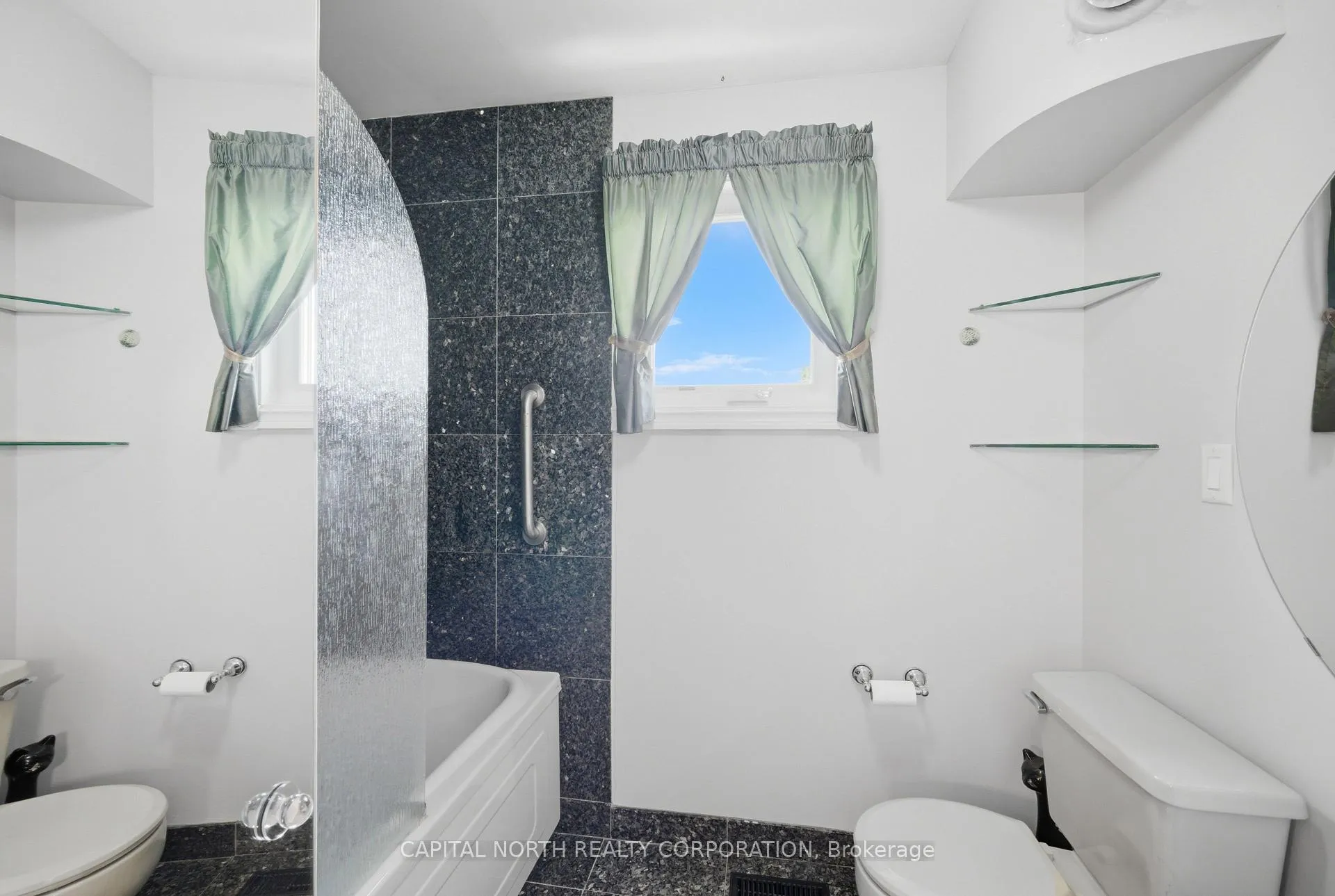 Photo 20 of 168 Valleyway Crescent, Vaughan, Maple — HOMEH