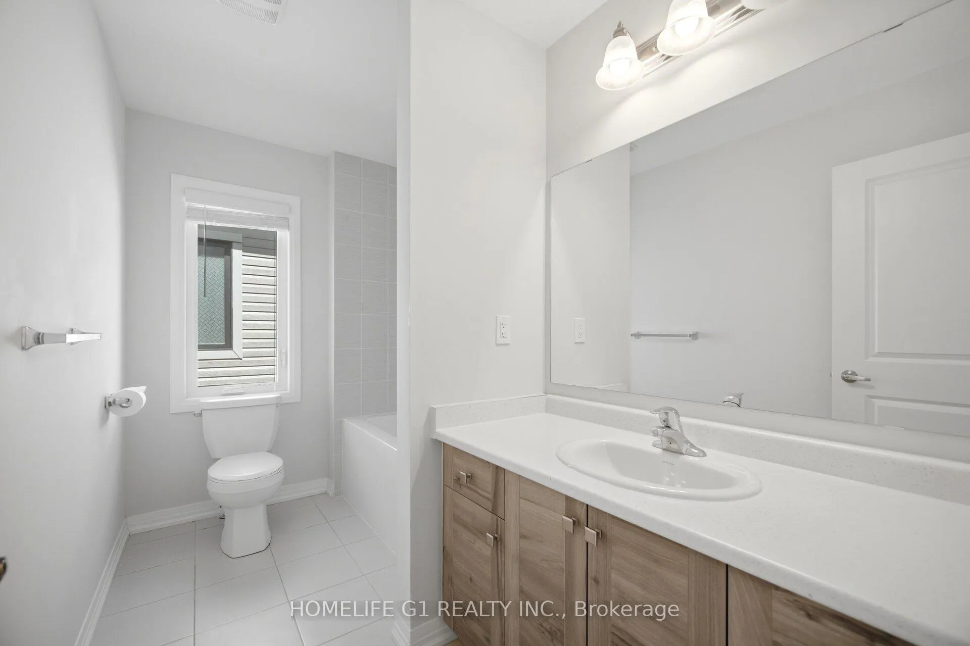 Photo 13 of 127 Fairey Crescent, Hamilton, Mount Hope — HOMEH