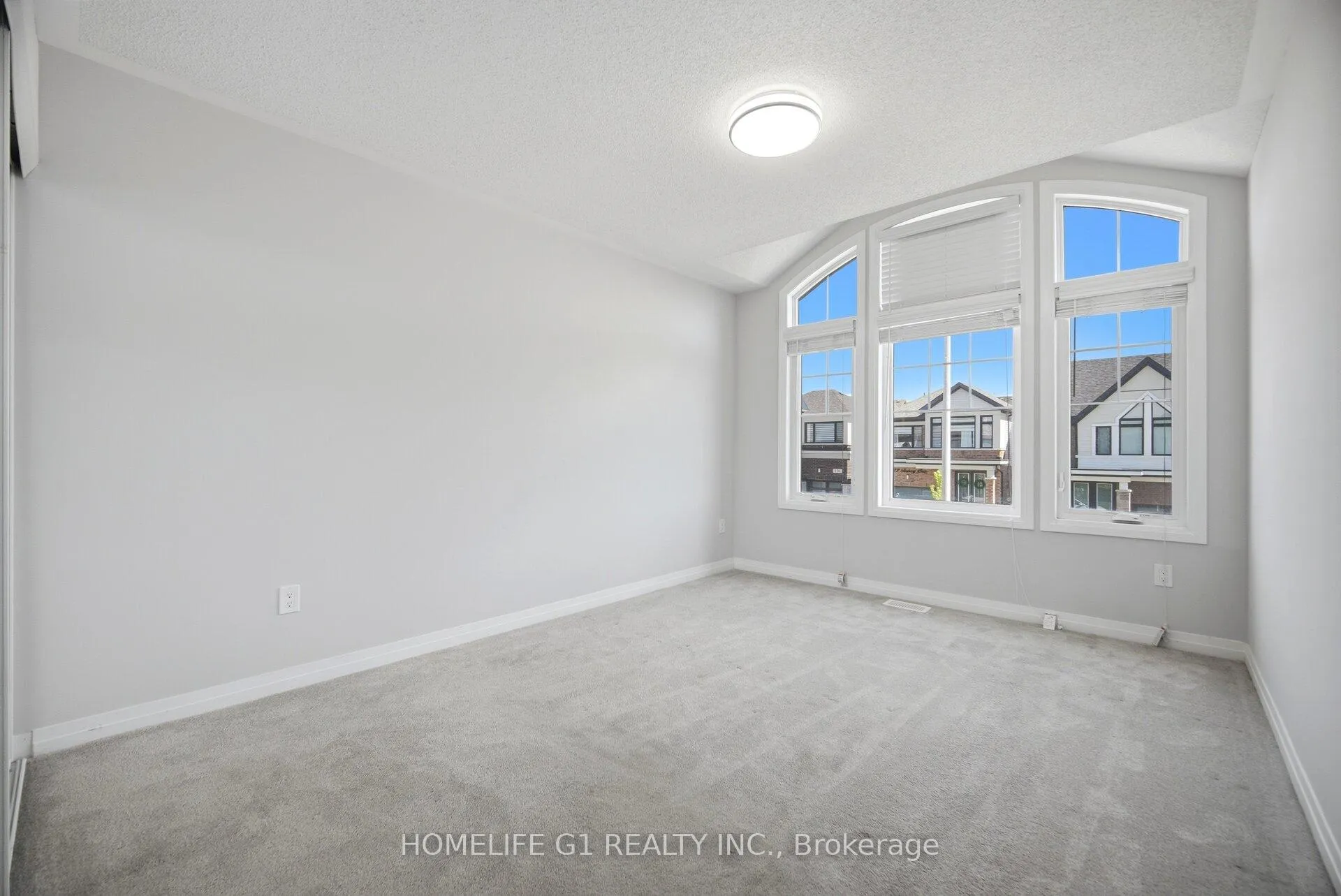 Photo 14 of 127 Fairey Crescent, Hamilton, Mount Hope — HOMEH