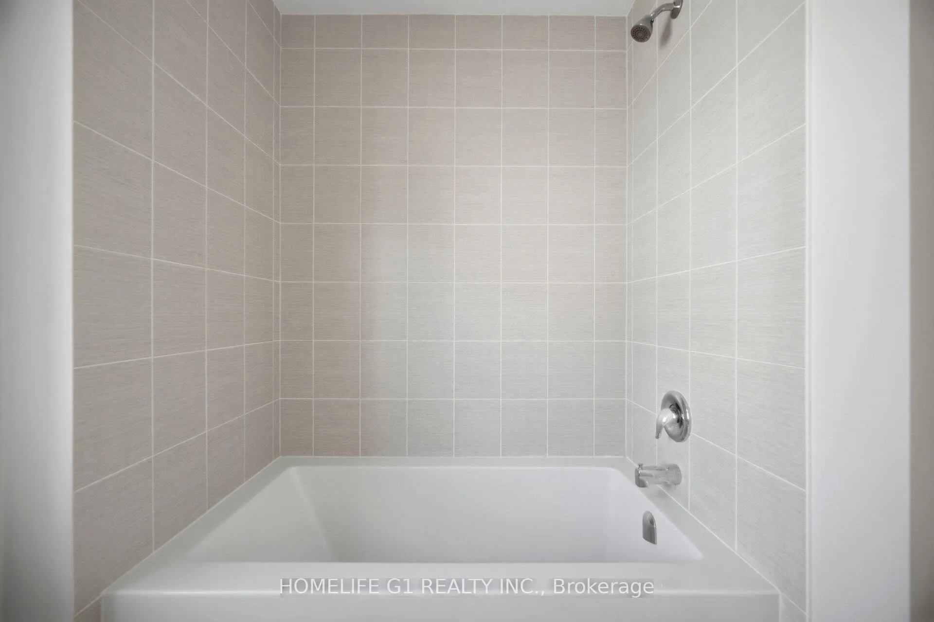 Photo 16 of 127 Fairey Crescent, Hamilton, Mount Hope — HOMEH