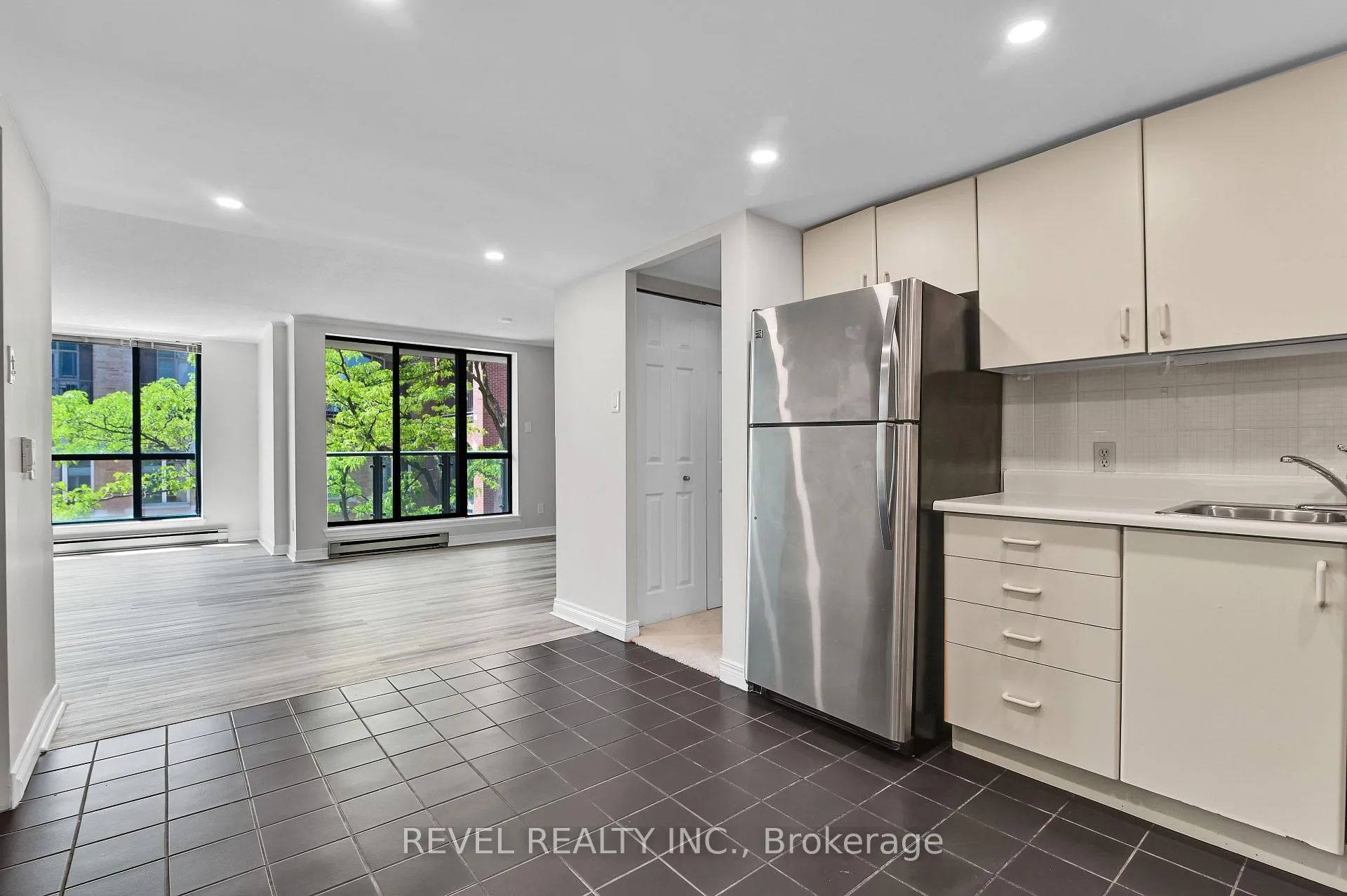 Photo 9 of Unit 301, 15 Murray Street, Ottawa, Lower Town/Byward Market — HOMEH