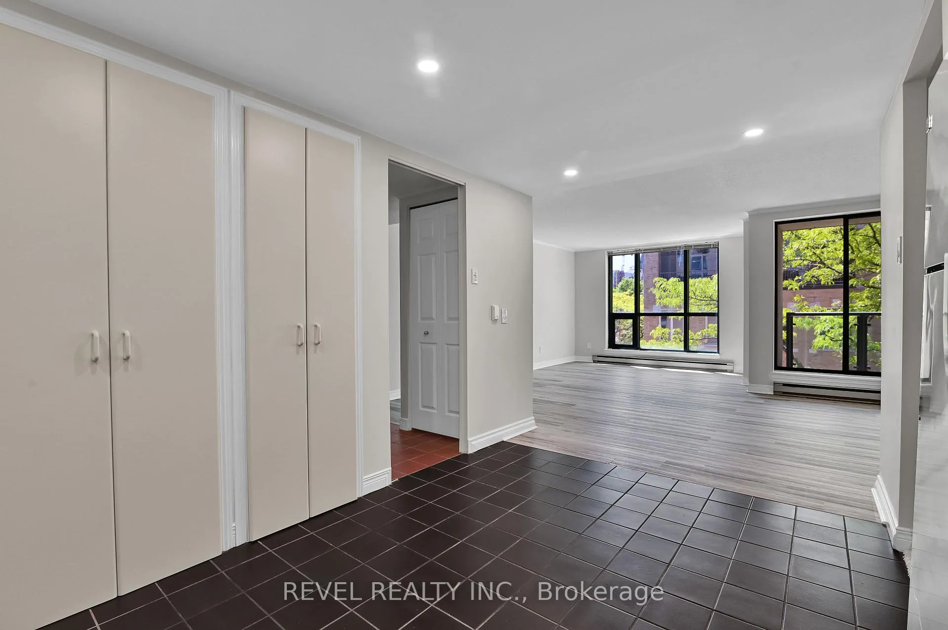 Photo 10 of Unit 301, 15 Murray Street, Ottawa, Lower Town/Byward Market — HOMEH