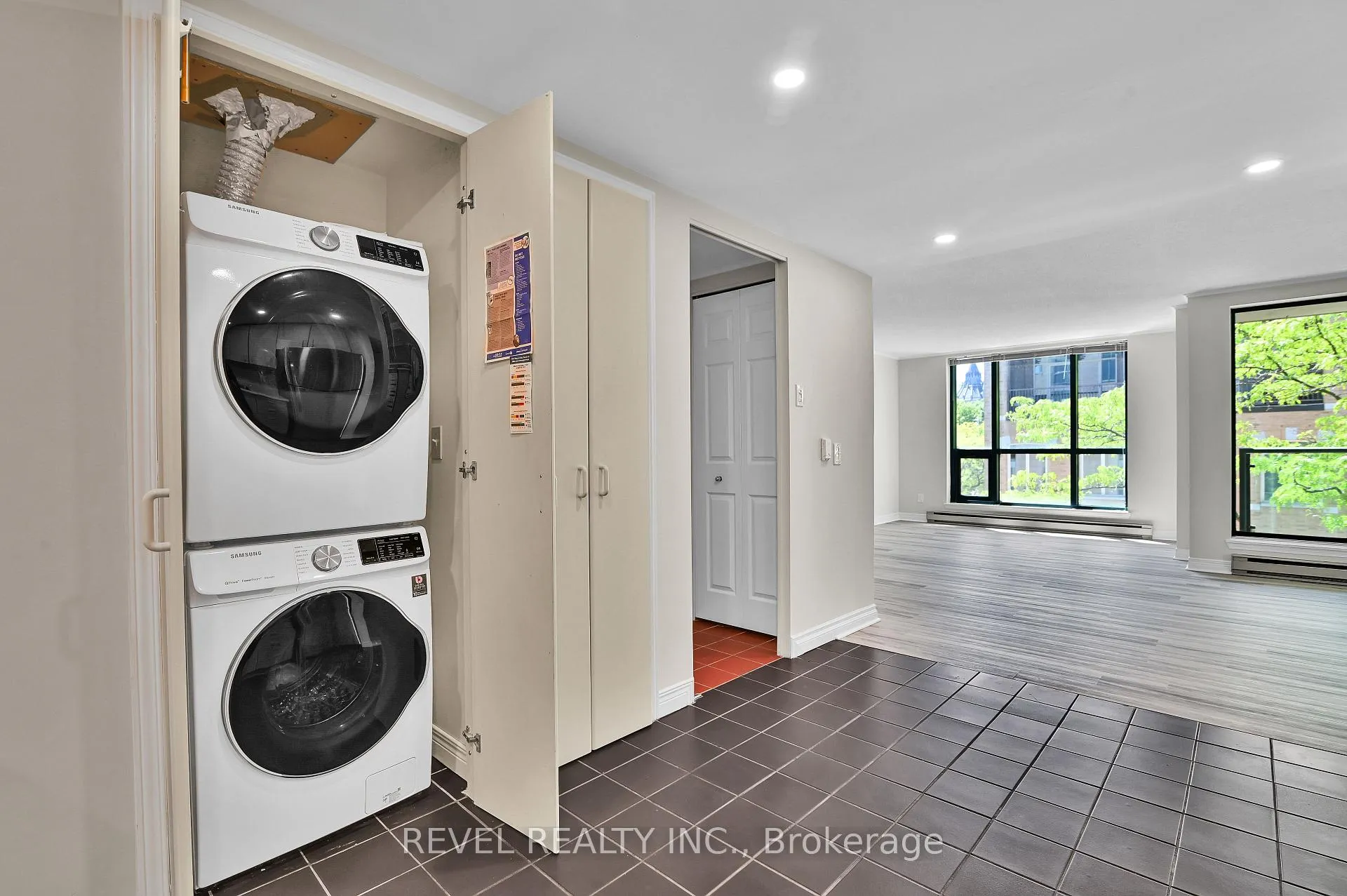 Photo 11 of Unit 301, 15 Murray Street, Ottawa, Lower Town/Byward Market — HOMEH