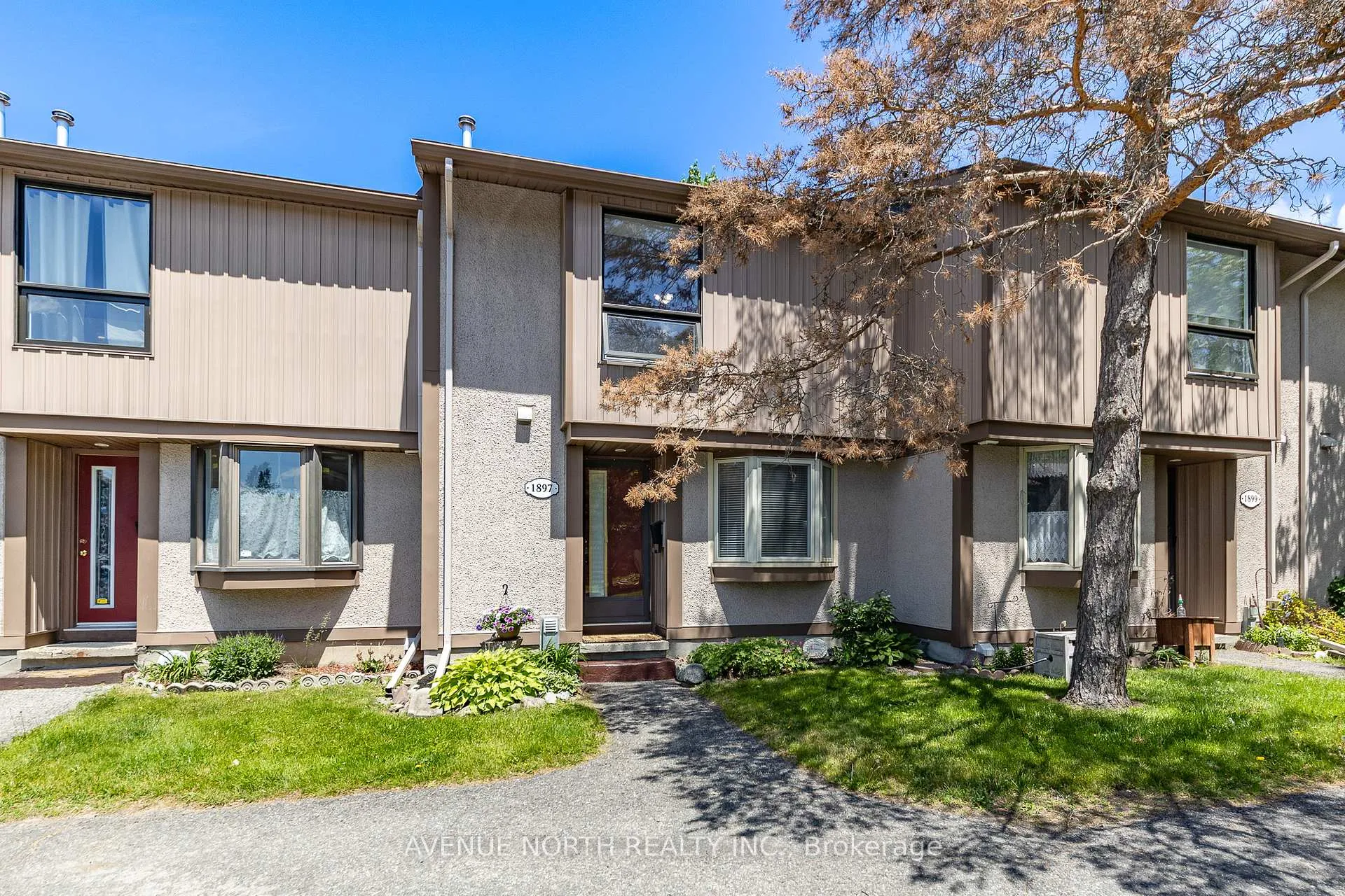 Photo 1 of 1897 Stonehenge Crescent, Ottawa, Pineview — HOMEH