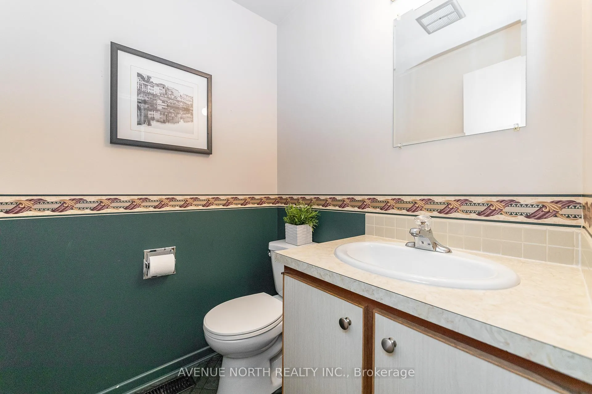 Photo 4 of 1897 Stonehenge Crescent, Ottawa, Pineview — HOMEH