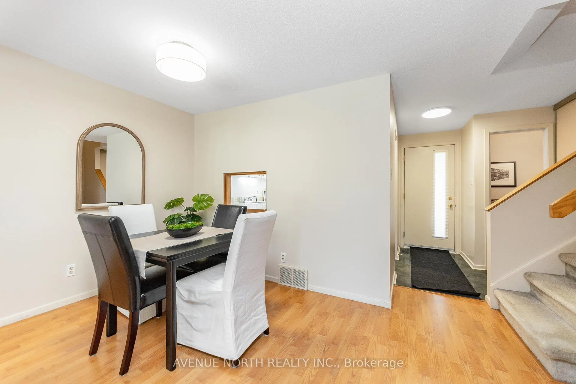 Photo 11 of 1897 Stonehenge Crescent, Ottawa, Pineview — HOMEH