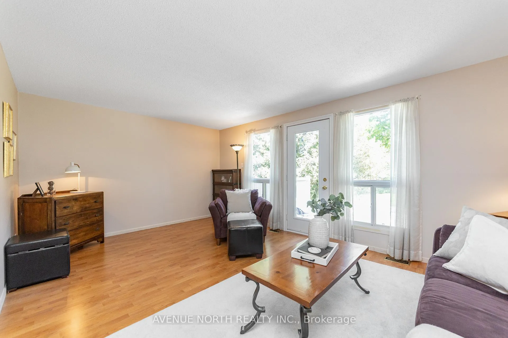 Photo 14 of 1897 Stonehenge Crescent, Ottawa, Pineview — HOMEH