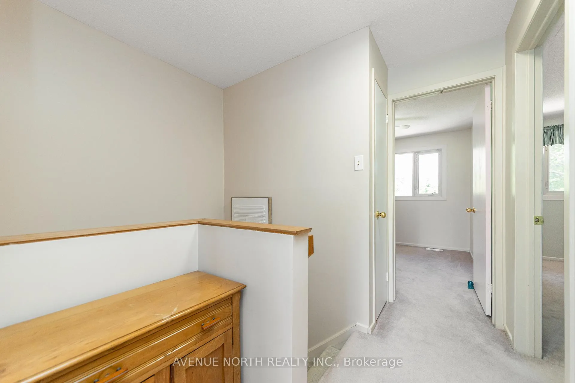 Photo 20 of 1897 Stonehenge Crescent, Ottawa, Pineview — HOMEH