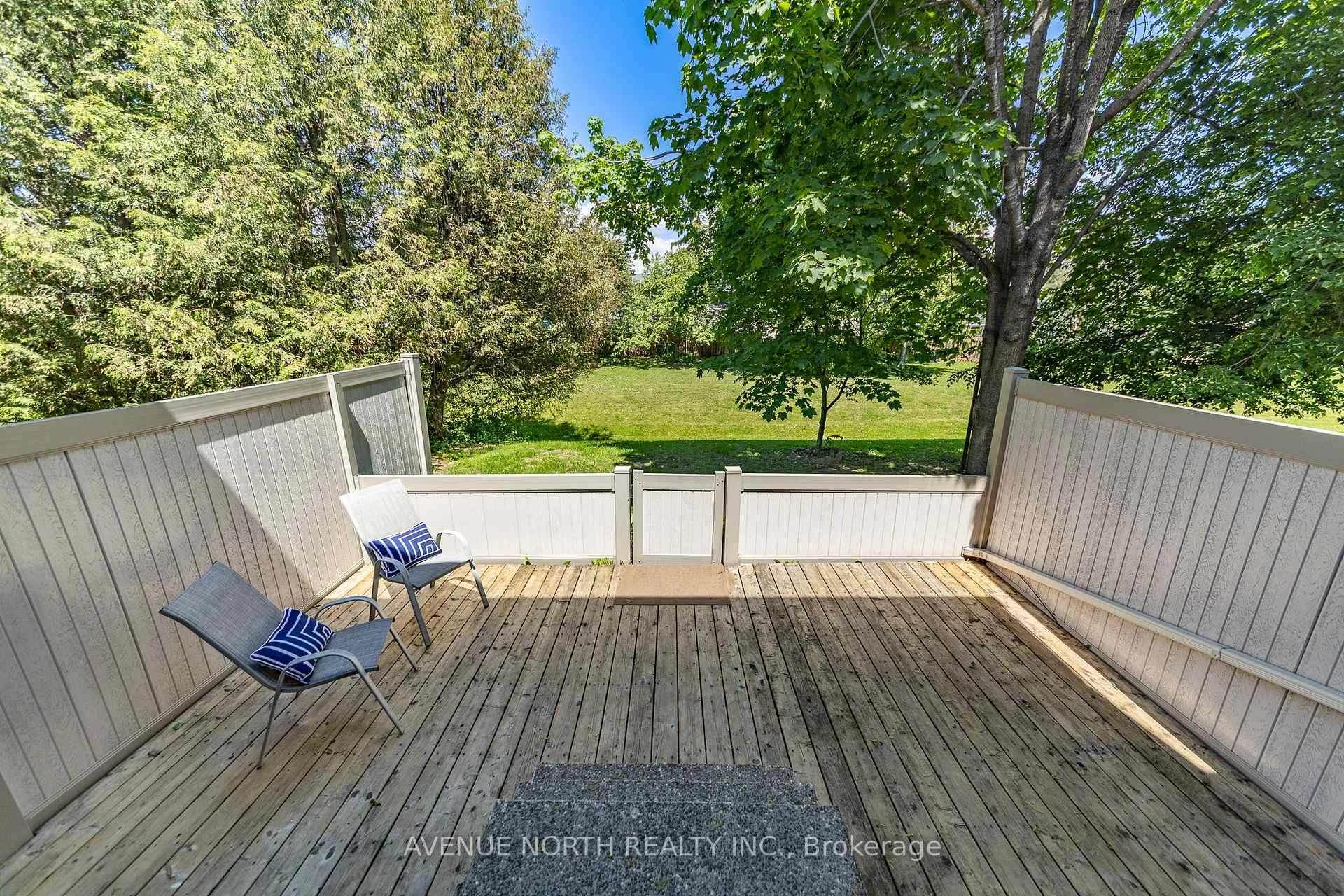 Photo 36 of 1897 Stonehenge Crescent, Ottawa, Pineview — HOMEH