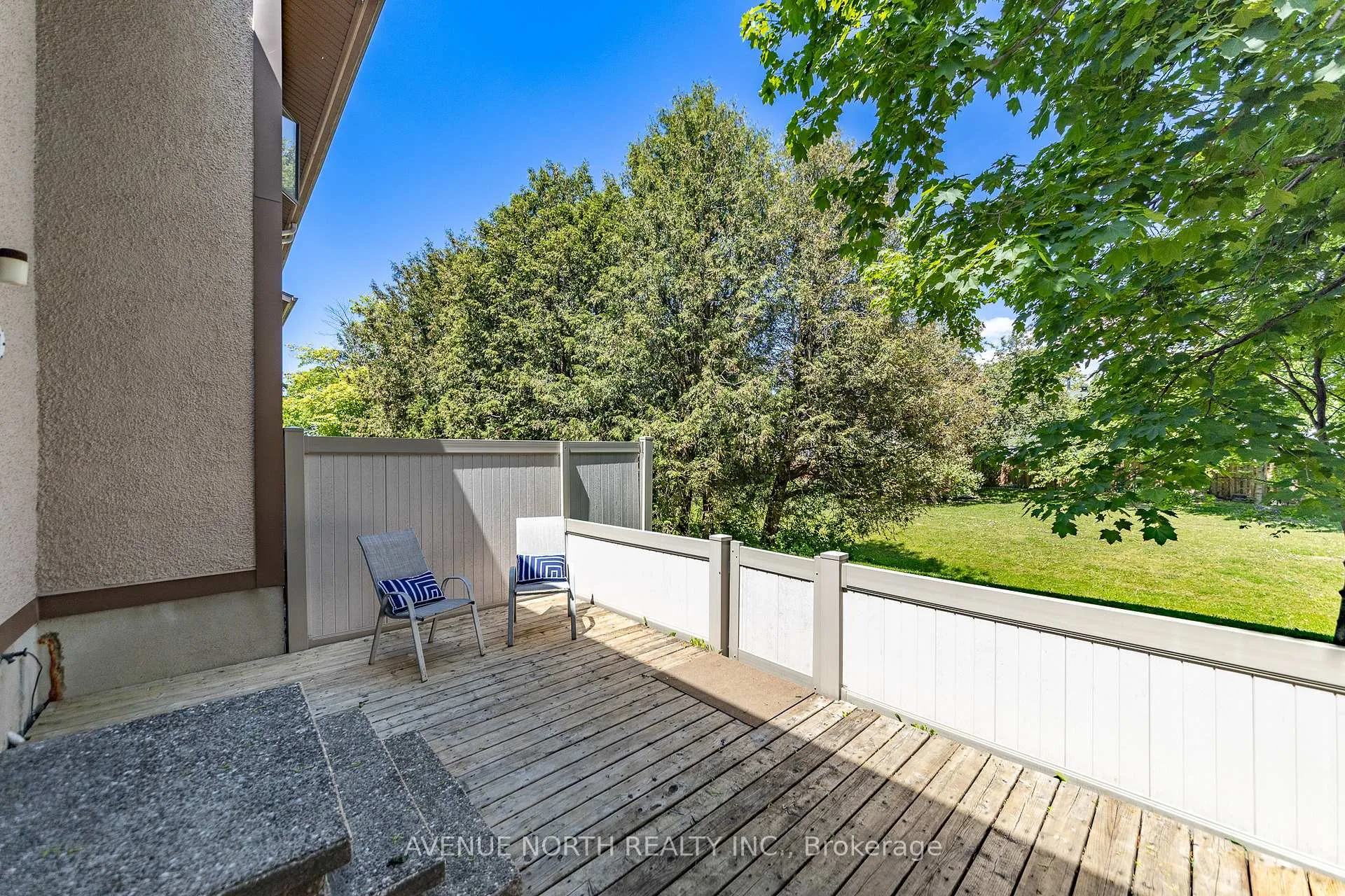 Photo 37 of 1897 Stonehenge Crescent, Ottawa, Pineview — HOMEH