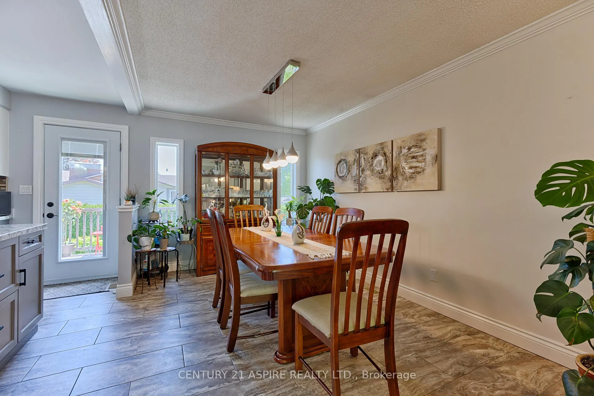 Photo 10 of 2 Doris Street, Petawawa — HOMEH