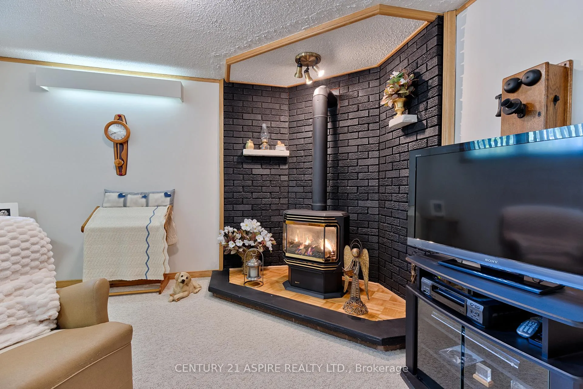 Photo 35 of 2 Doris Street, Petawawa — HOMEH