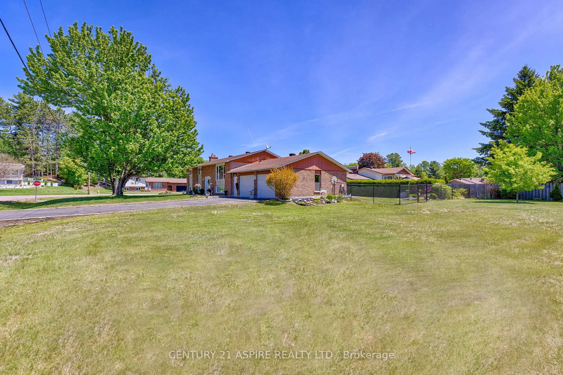 Photo 41 of 2 Doris Street, Petawawa — HOMEH