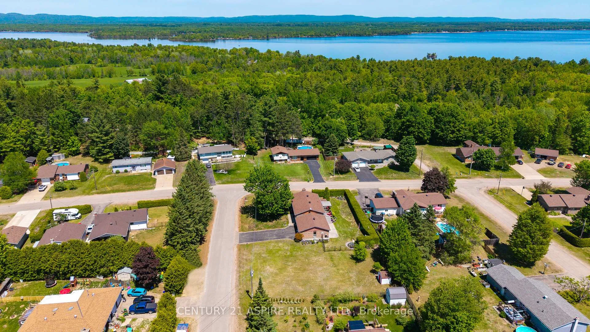 Photo 51 of 2 Doris Street, Petawawa — HOMEH