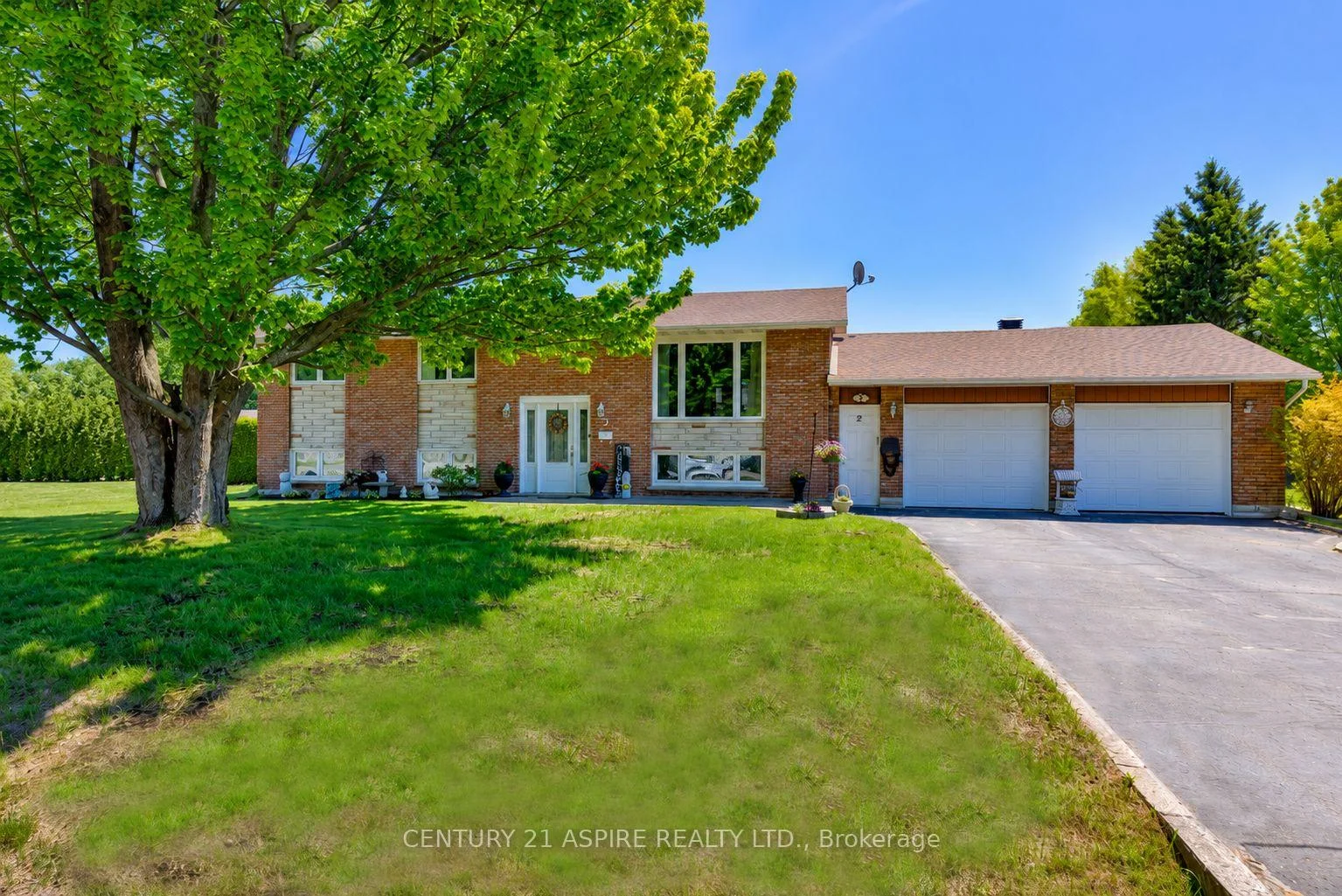 Photo 4 of 2 Doris Street, Petawawa — HOMEH